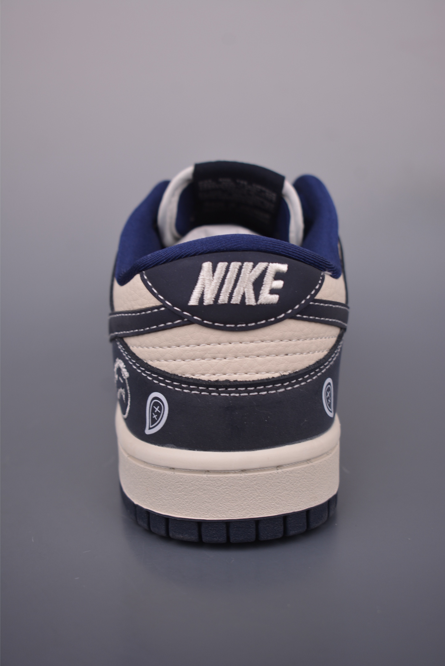 Nike SB Dunk Low Paisley Pack Casual Shoes 5 i1751324314745 2300 0 3