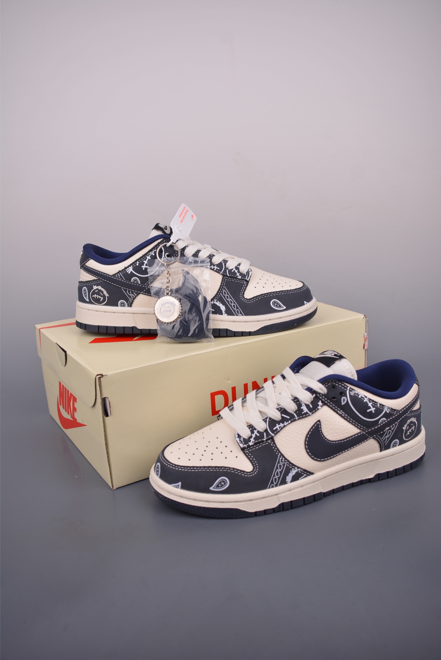 Nike SB Dunk Low Paisley Pack Casual Shoes 6 i1751324332875 1832 0 4