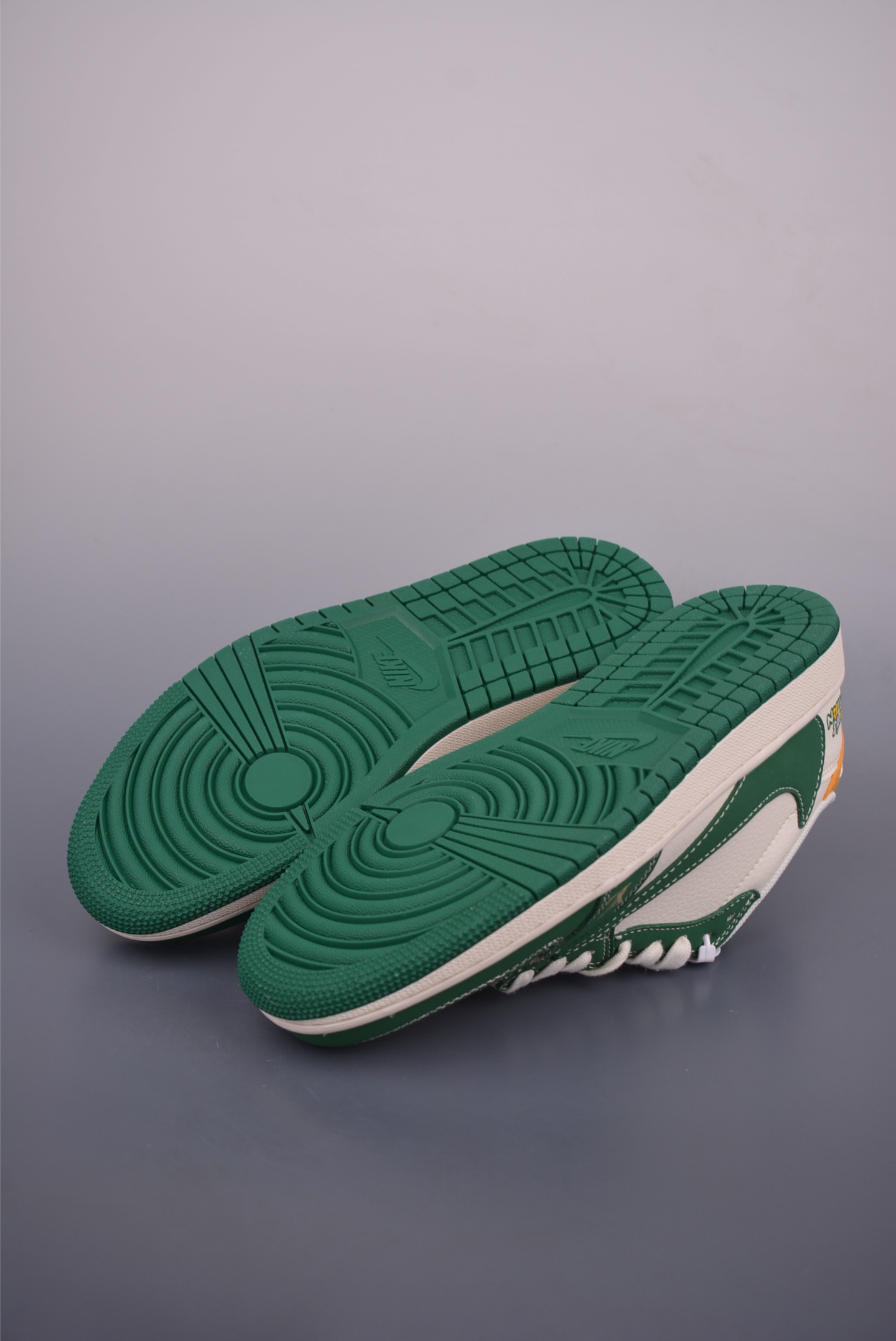 Louis Vuitton Air Jordan 1 Low Green/White Sneakers - Limited Edition Collab 4 i1751324526266 9946 0 2