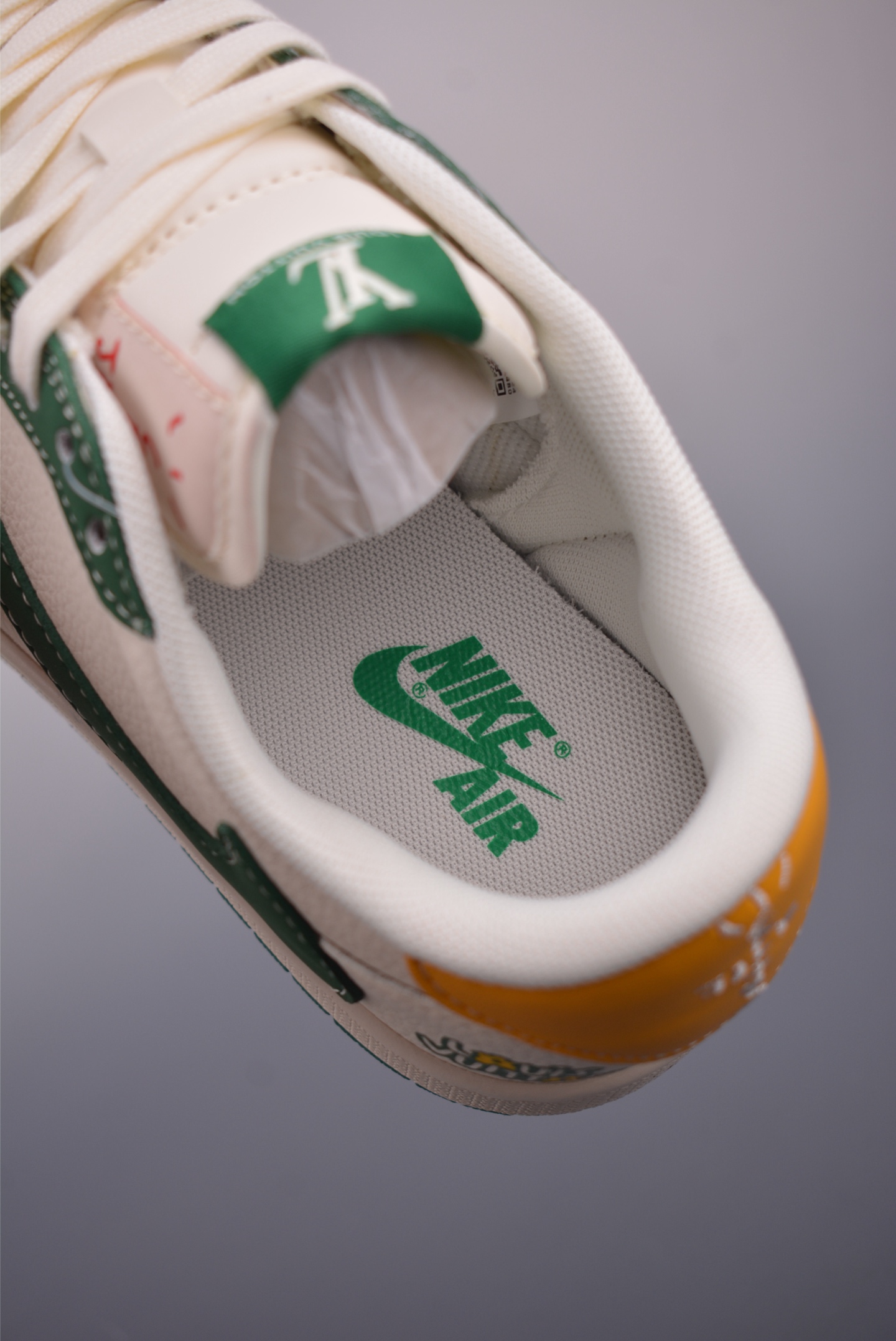 Louis Vuitton Air Jordan 1 Low Green/White Sneakers - Limited Edition Collab 10 i1751324527709 3002 0 8