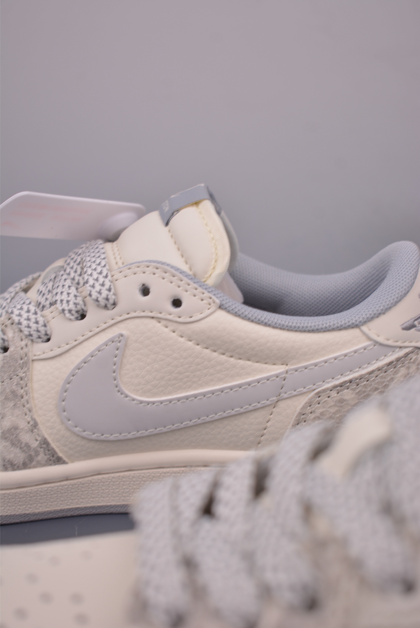 Fragment x Travis Scott x Louis Vuitton Air Jordan 1 Low - Designer Sneakers 8 i1751324627240 1464 0 7
