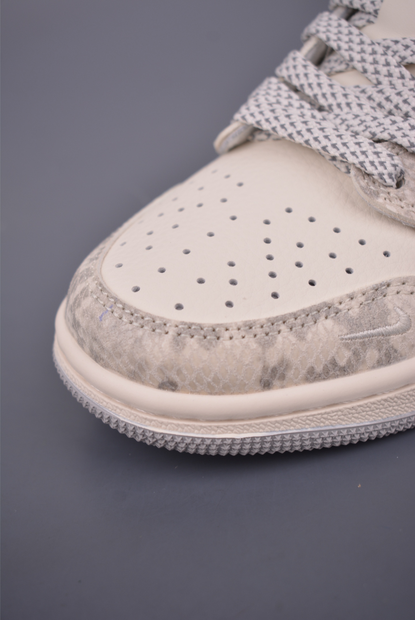 Fragment x Travis Scott x Louis Vuitton Air Jordan 1 Low - Designer Sneakers 6 i1751324627287 7481 0 5