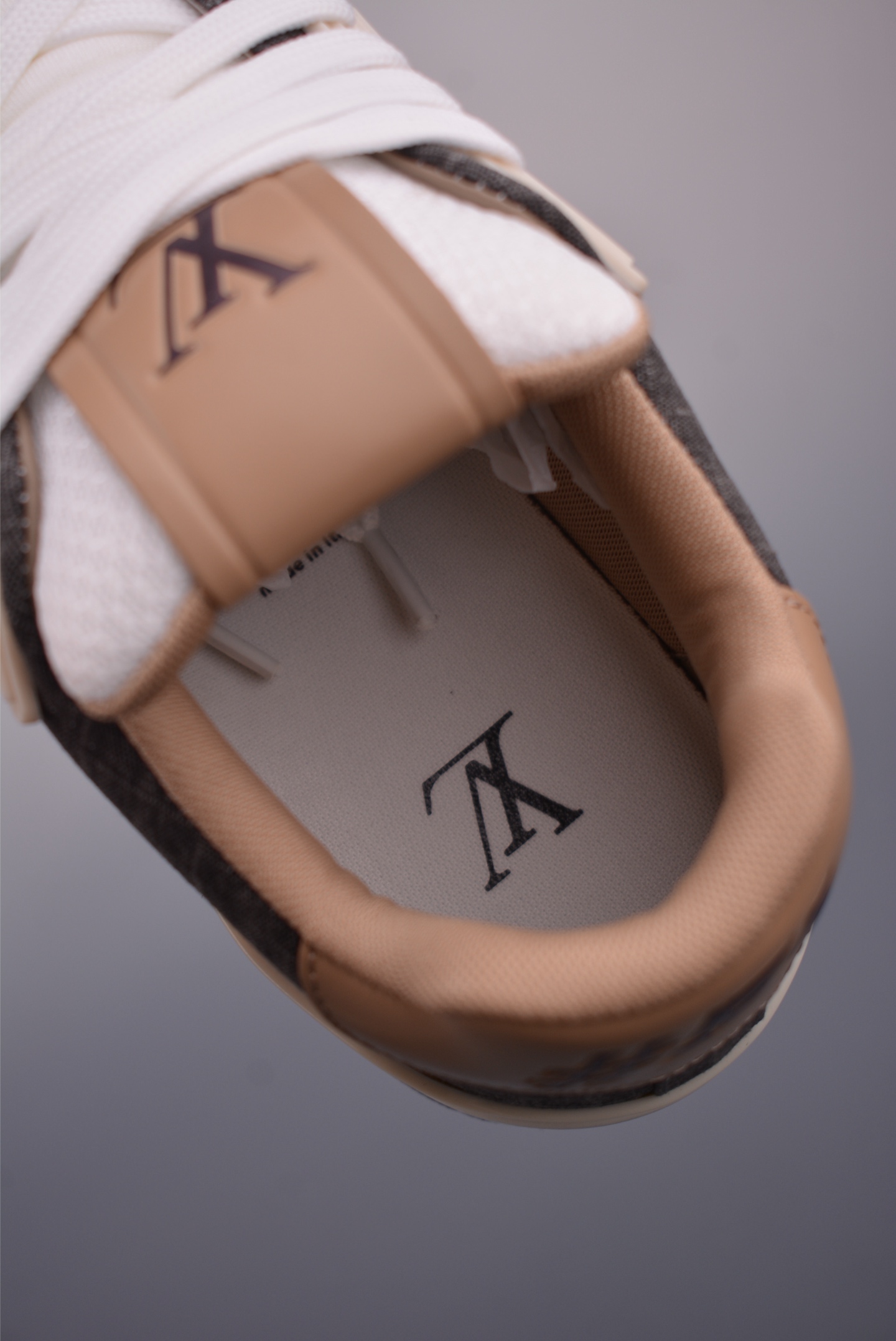 Louis Vuitton Trainer Sneakers Limited Edition Multicolor Design Premium Quality 9 i1751324756555 2042 0 8