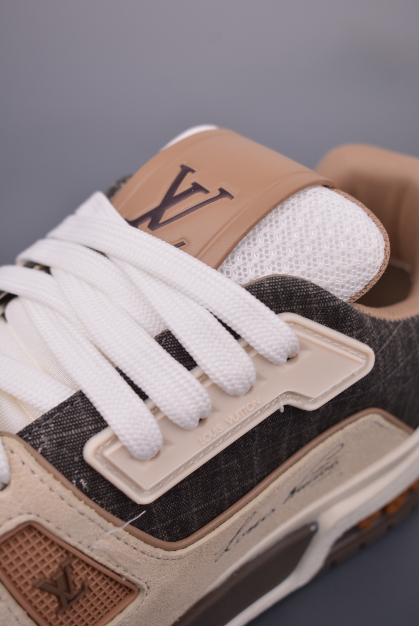 Louis Vuitton Trainer Sneakers Limited Edition Multicolor Design Premium Quality 7 i1751324758366 1906 0 6