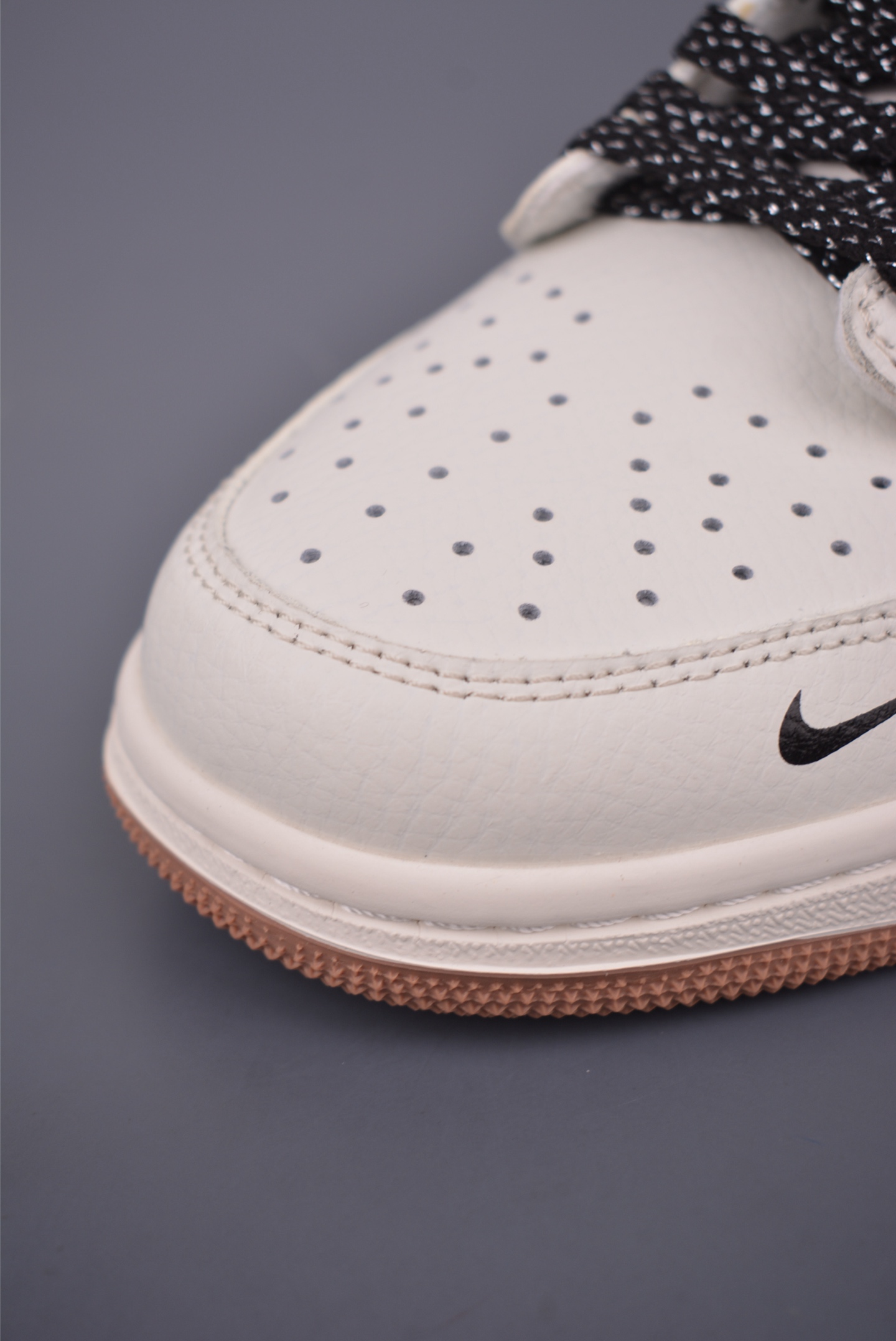 Fragment x Travis Scott x Air Jordan 1 Low: Stylish Sneakers for Everyday Wear 6 i1751327869092 8445 0 5