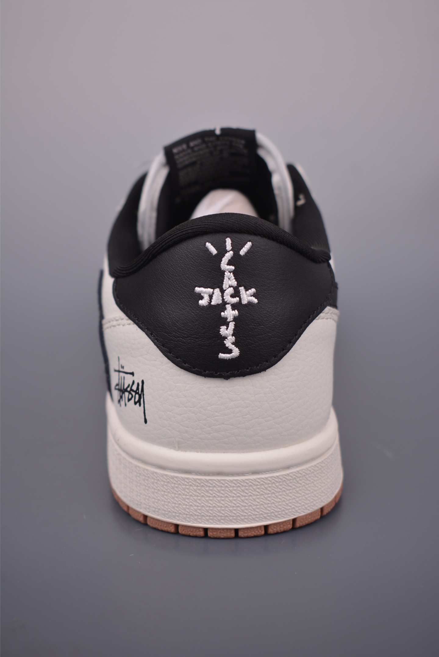 Fragment x Travis Scott x Air Jordan 1 Low: Stylish Sneakers for Everyday Wear 4 i1751327869114 2135 0 3