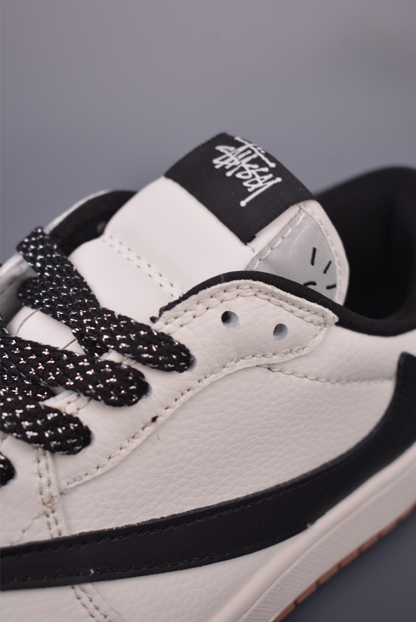 Fragment x Travis Scott x Air Jordan 1 Low: Stylish Sneakers for Everyday Wear 7 i1751327869130 4886 0 6