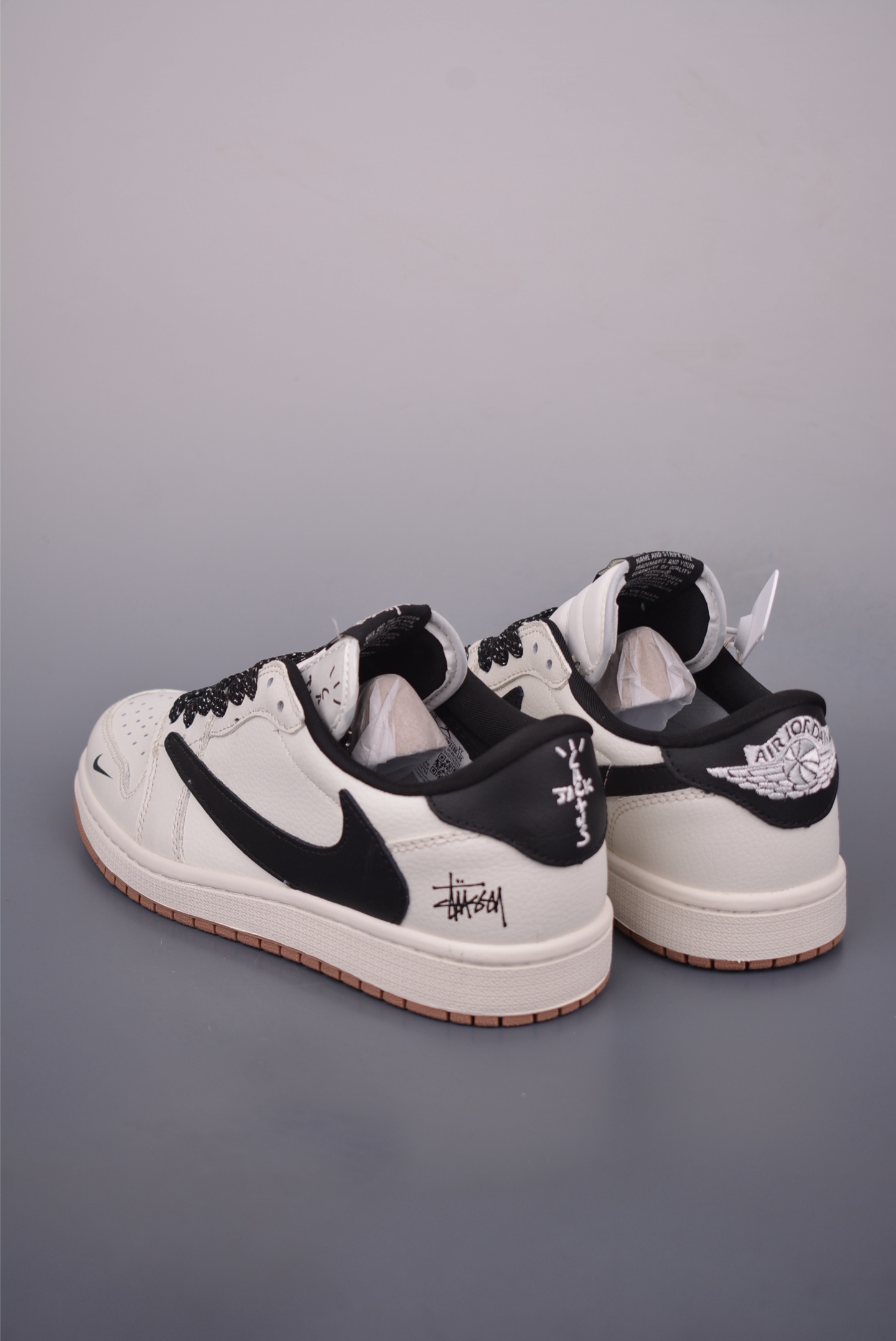 Fragment x Travis Scott x Air Jordan 1 Low: Stylish Sneakers for Everyday Wear 2 i1751327874396 6944 0 1