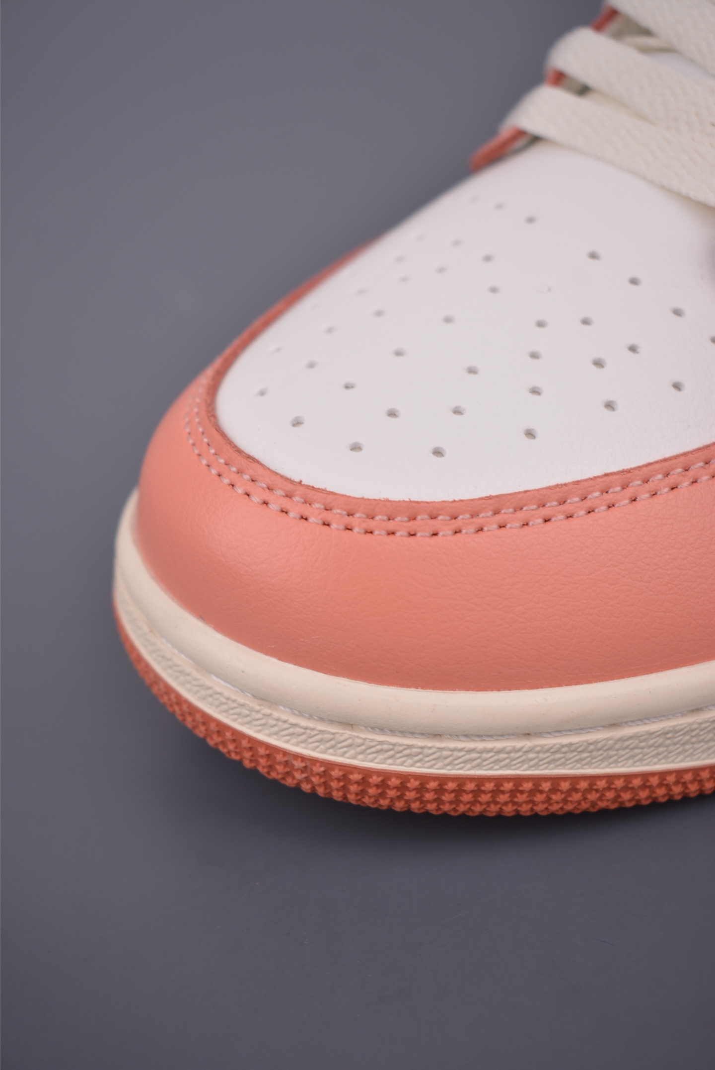 200 Air Jordan 1 Low 白粉 AJ1乔1低帮休闲板鞋 DC0774-180-Chinese UA Cheap High Quatity Brand Clothes Bags handbags Sneakers wholesale wholesaler seller from China Factory suppliers Fashion Clothing Shoes best Quality Beautiful Price 200 Air Jordan 1 Low 白粉 AJ1乔1低帮休闲板鞋 DC0774-180