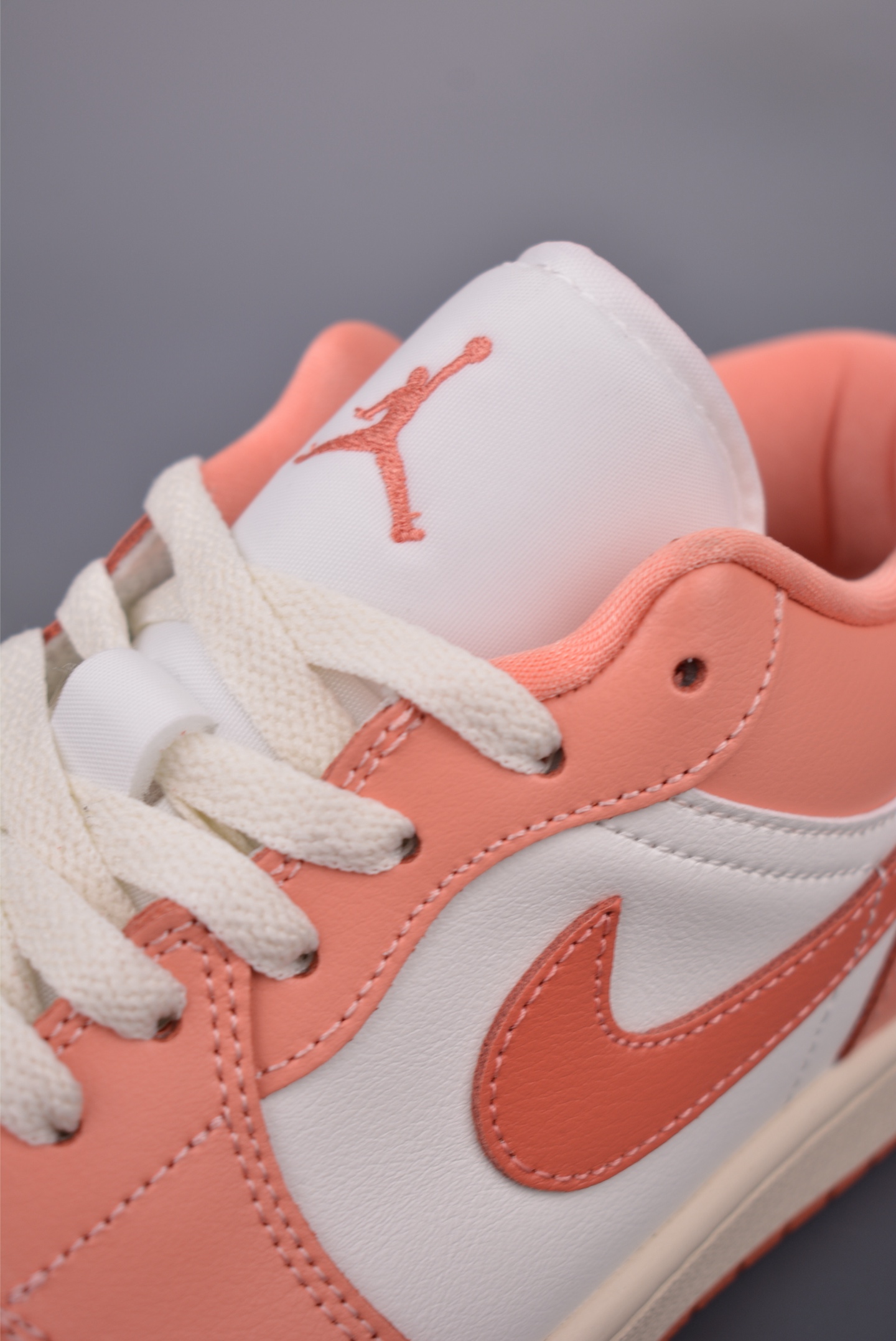 200 Air Jordan 1 Low 白粉 AJ1乔1低帮休闲板鞋 DC0774-180-Chinese UA Cheap High Quatity Brand Clothes Bags handbags Sneakers wholesale wholesaler seller from China Factory suppliers Fashion Clothing Shoes best Quality Beautiful Price 200 Air Jordan 1 Low 白粉 AJ1乔1低帮休闲板鞋 DC0774-180