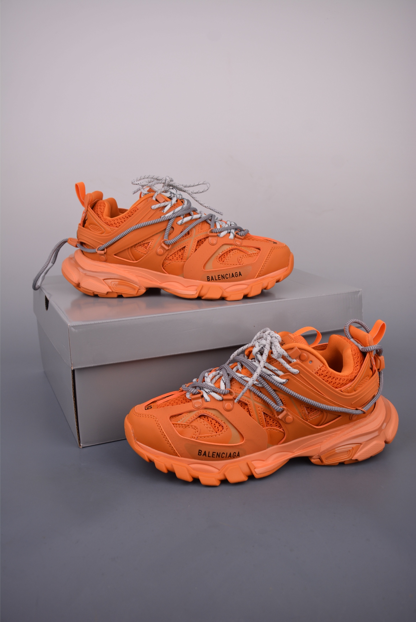 380 Balenciaga巴黎世家 Track Trail 巴黎世家三代 户外概念复古老爹鞋 800590 WTRHK-Chinese UA Cheap High Quatity Brand Clothes Bags handbags Sneakers wholesale wholesaler seller from China Factory suppliers Fashion Clothing Shoes best Quality Beautiful Price 380 Balenciaga巴黎世家 Track Trail 巴黎世家三代 户外概念复古老爹鞋 800590 WTRHK