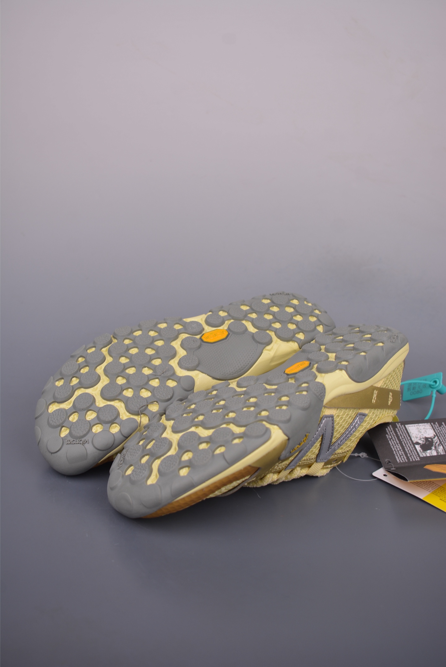 170 New Balance MT10系列 NB新百伦 薄底赤足鞋 MT10OMB