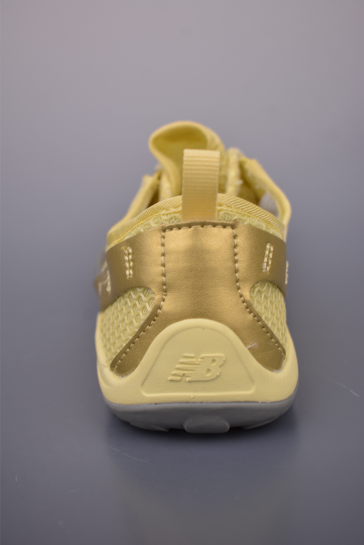 170 New Balance MT10系列 NB新百伦 薄底赤足鞋 MT10OMB