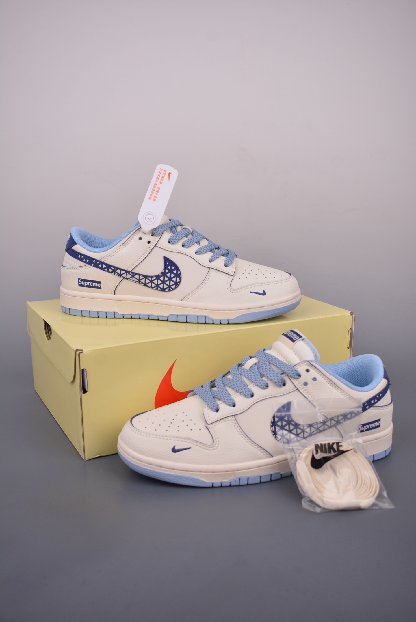 Nike SB Dunk Low Supreme Collab Cream and Navy Blue Men's Sneakers 6 i1751398087895 39 0 4