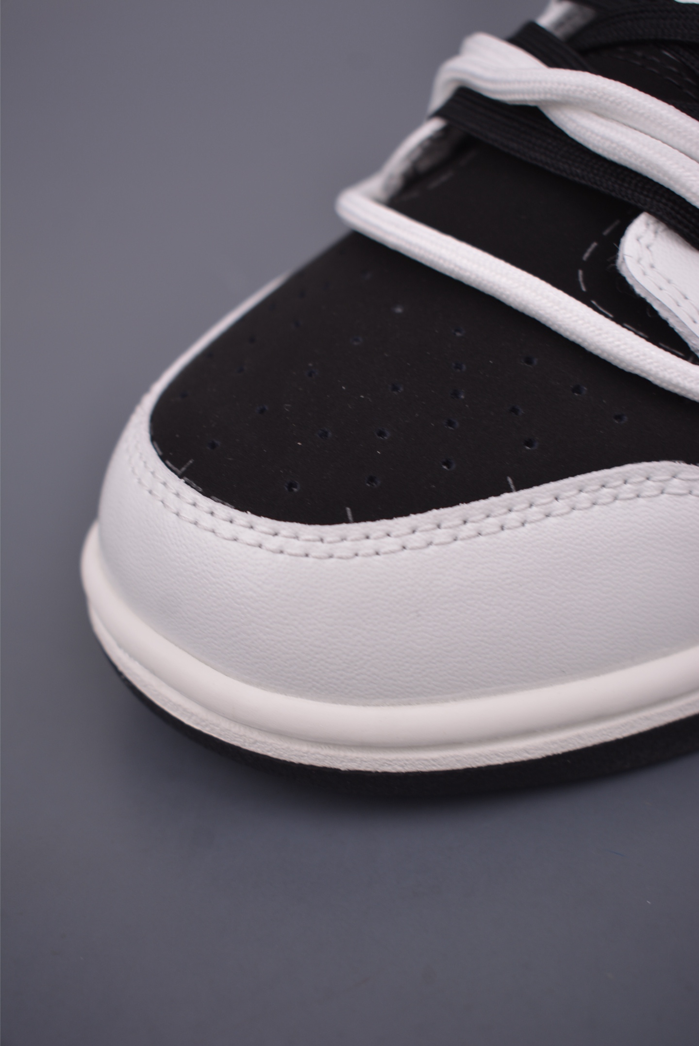 Nike SB Dunk Low 'Just Do It' Black & White Sneakers - Limited Edition 7 i1751398355057 5670 0 5