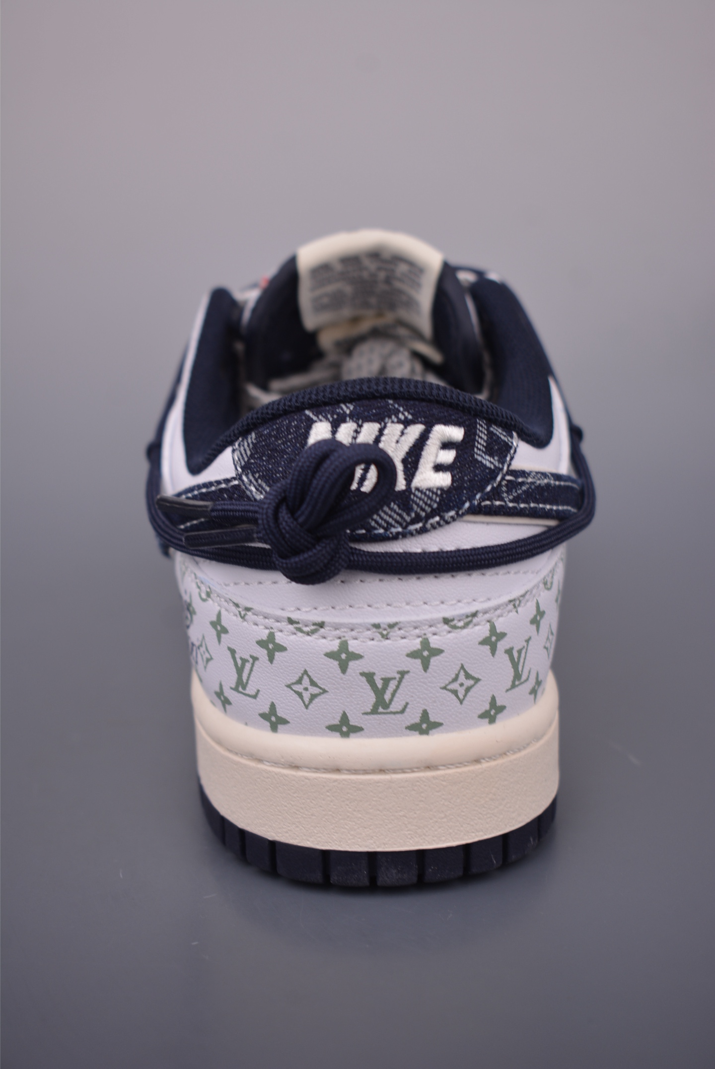 Nike SB Dunk Low Louis Vuitton Custom Sneakers - Stylish & Unique 5 i1751398447731 318 0 3