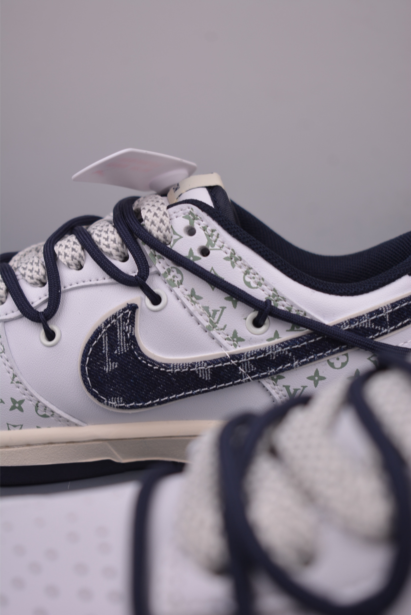 Nike SB Dunk Low Louis Vuitton Custom Sneakers - Stylish & Unique 9 i1751398455827 4964 0 7