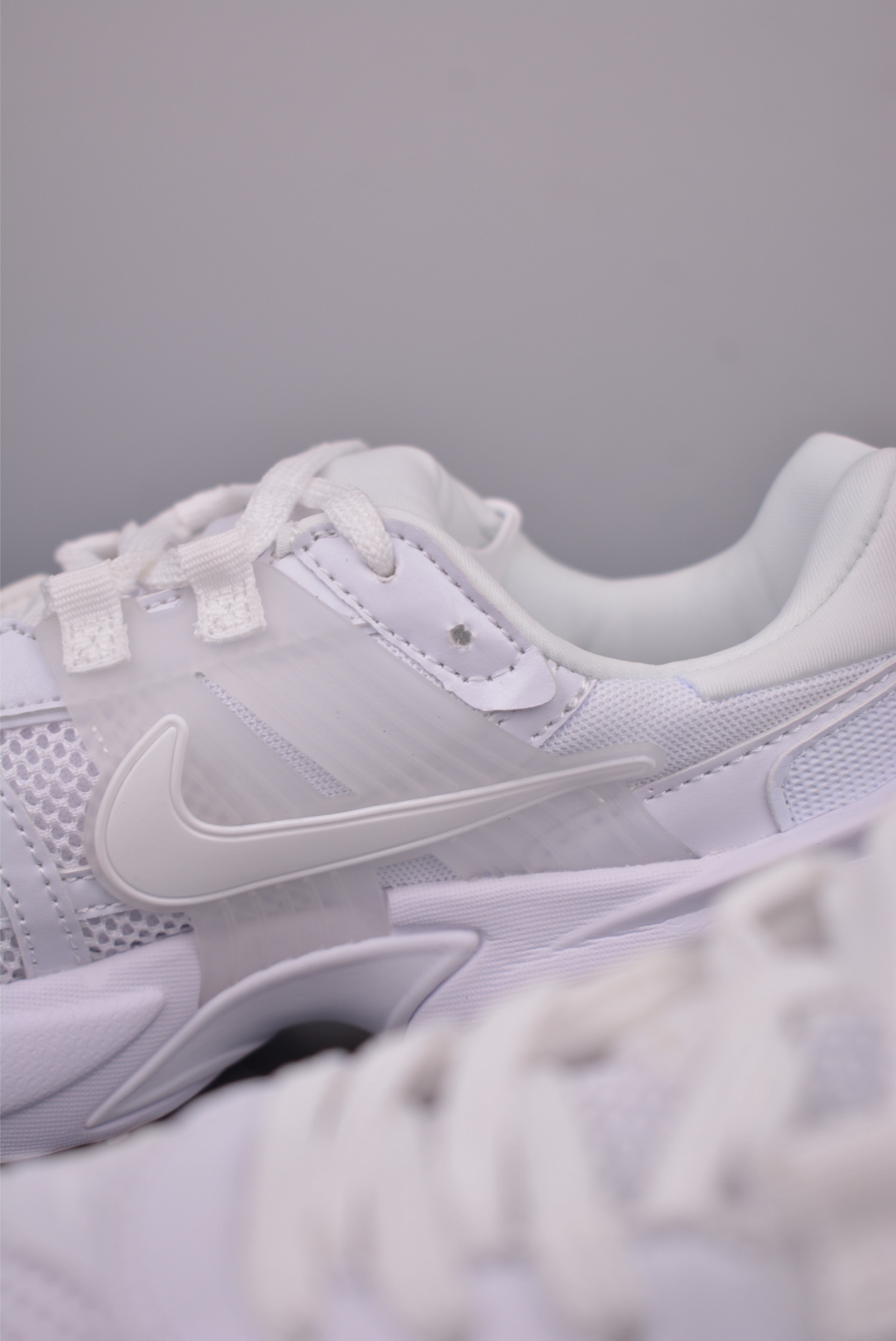 Nike V2K Runtekk Retro Low-Top Running Shoes - Cushioned, Breathable, and Stylish 8 i1751494368660 7761 0 7