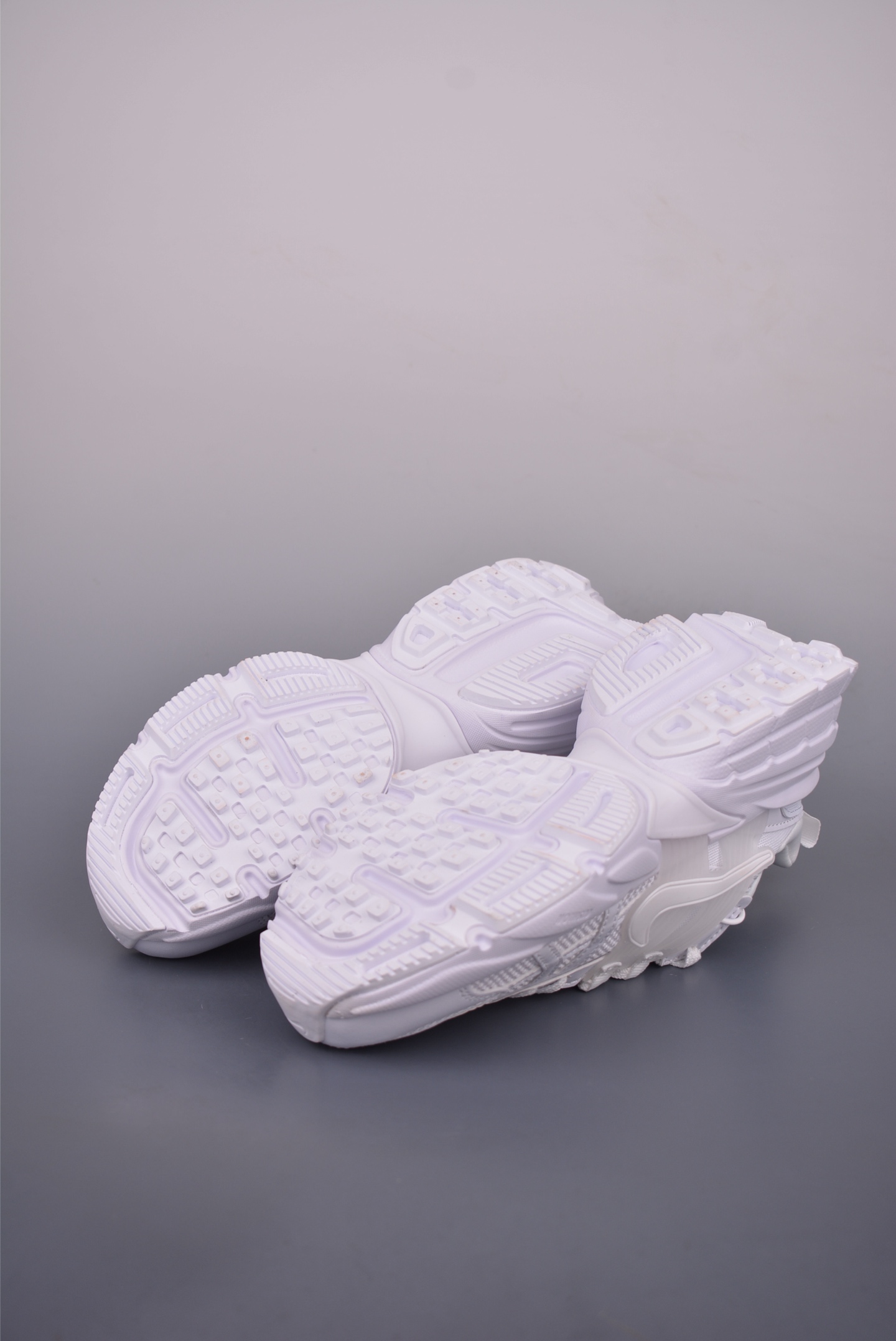 Nike V2K Runtekk Retro Low-Top Running Shoes - Cushioned, Breathable, and Stylish 3 i1751494370265 6530 0 2