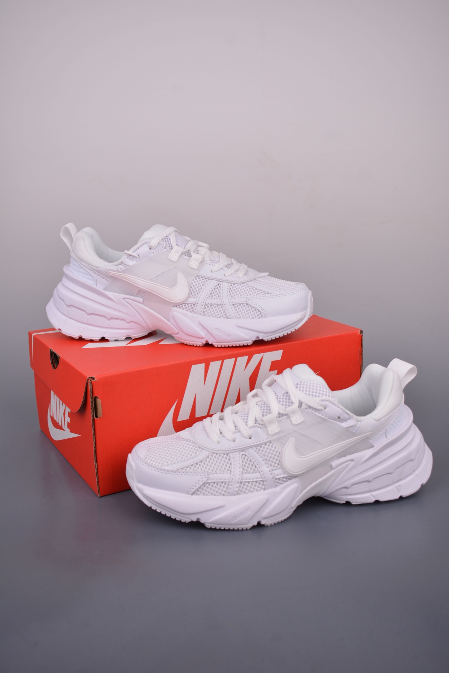 Nike V2K Runtekk Retro Low-Top Running Shoes - Cushioned, Breathable, and Stylish 5 i1751494370290 9361 0 4