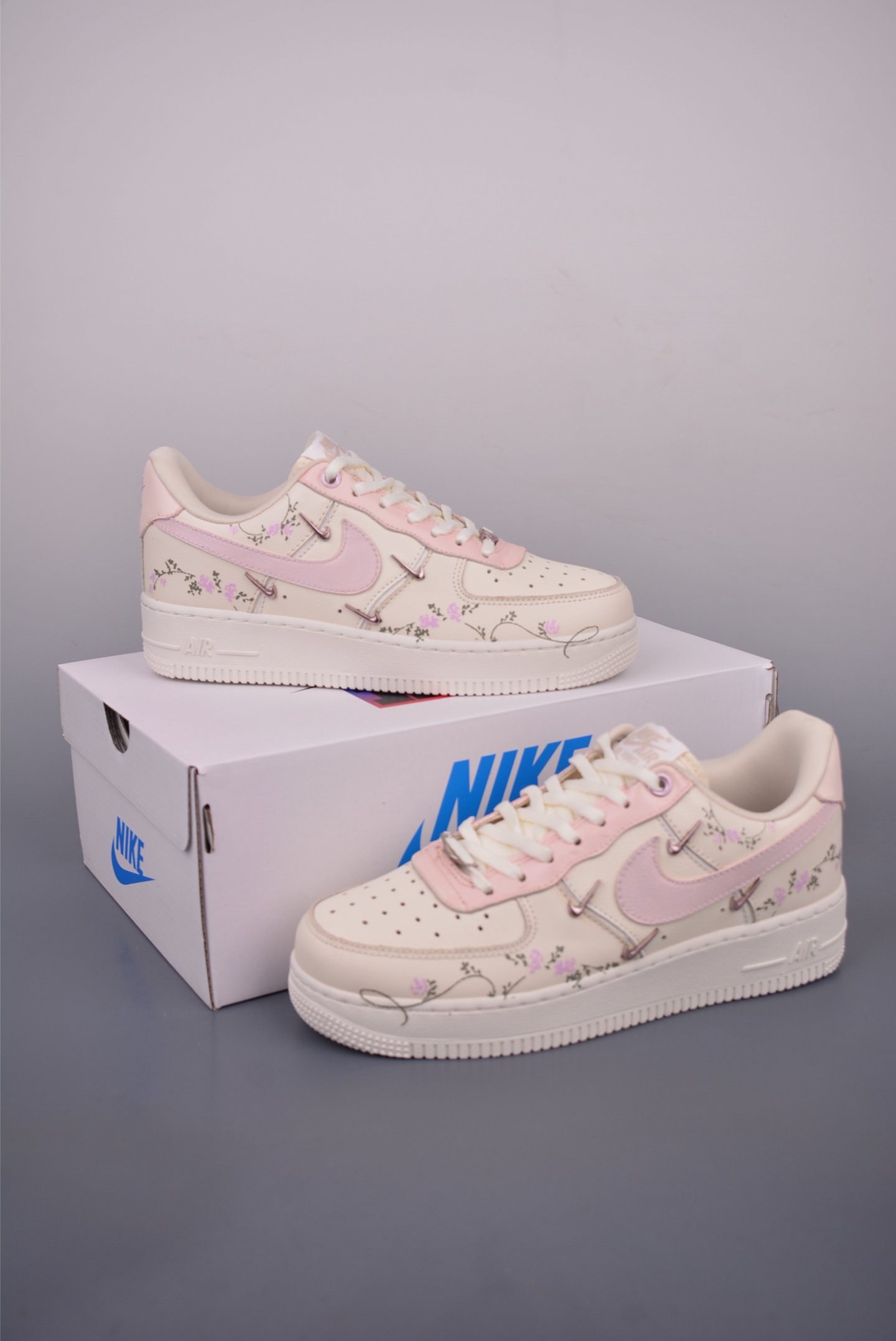260 Nike Air Force 1 Low 浅粉樱花 FV8110-182