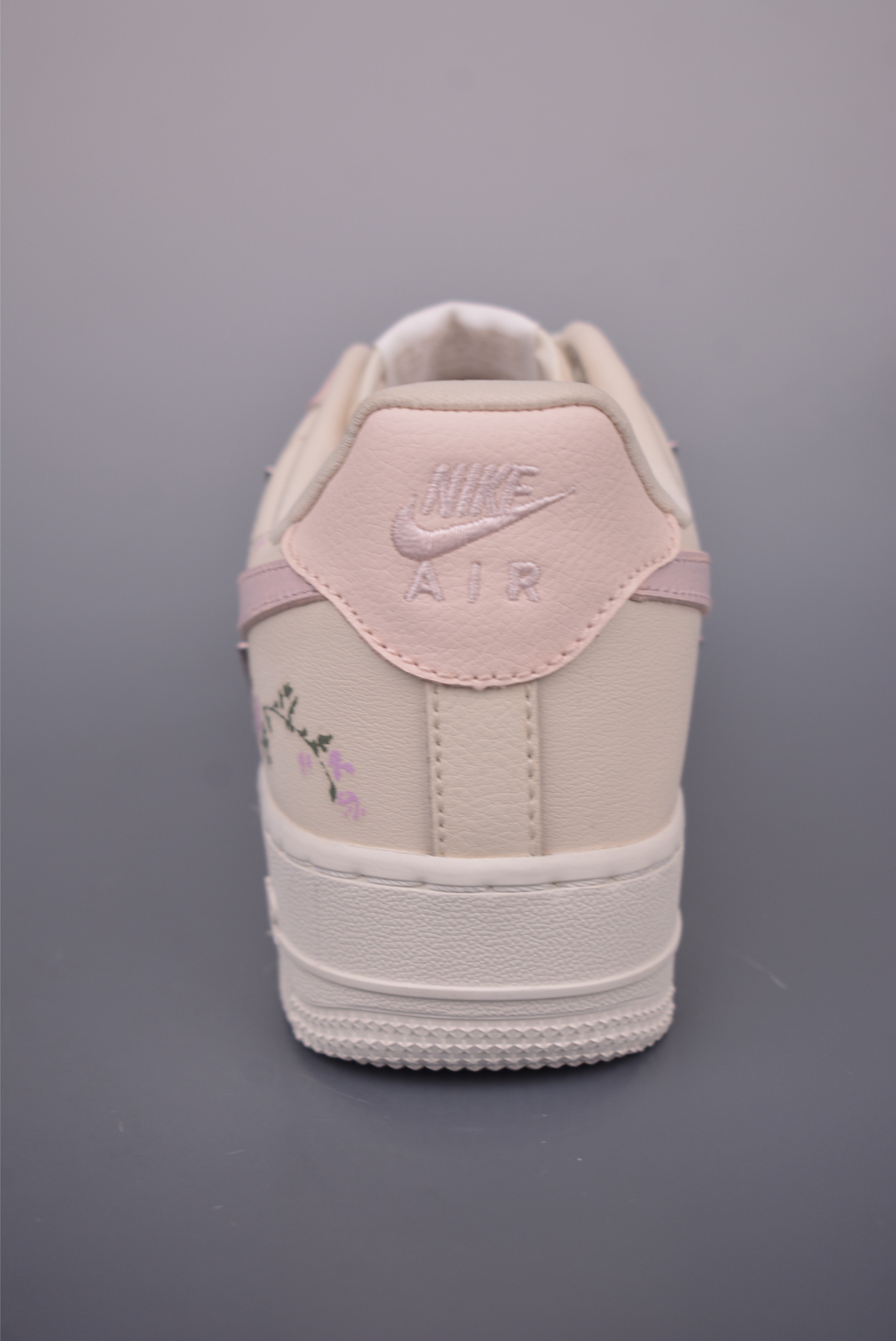 260 Nike Air Force 1 Low 浅粉樱花 FV8110-182