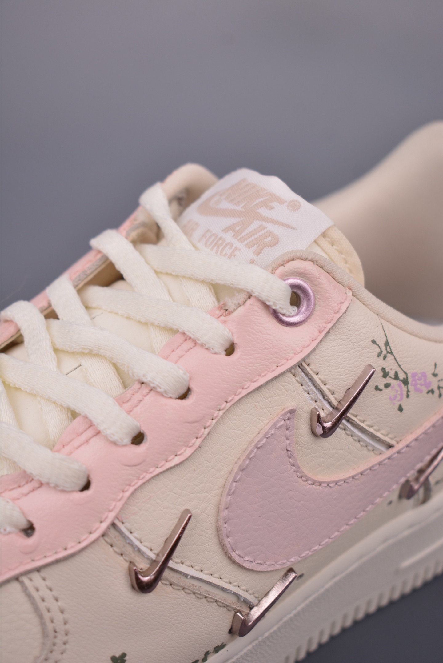 260 Nike Air Force 1 Low 浅粉樱花 FV8110-182
