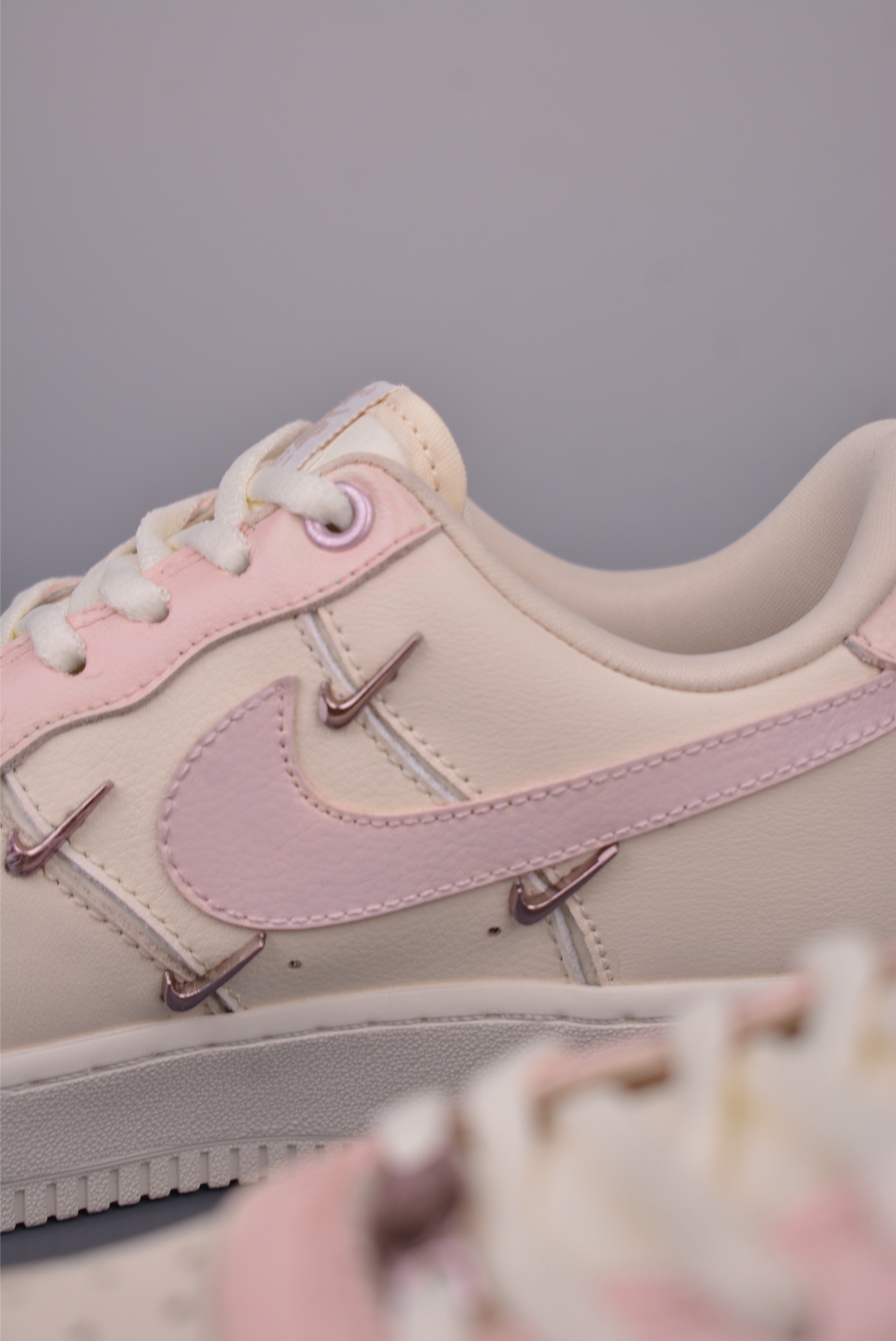 260 Nike Air Force 1 Low 浅粉樱花 FV8110-182