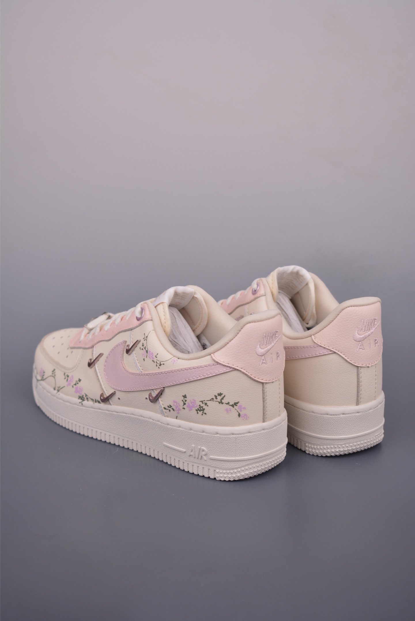 260 Nike Air Force 1 Low 浅粉樱花 FV8110-182
