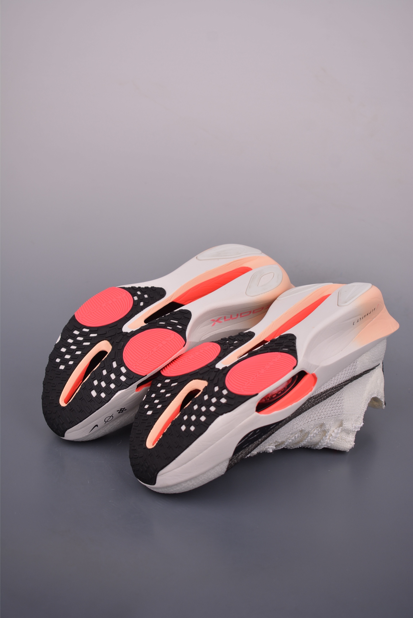 Nike ZoomX Vaporfly NEXT% Marathon Running Shoes - Shock Absorption & Carbon Fiber 3 i1751494670236 1143 0 2