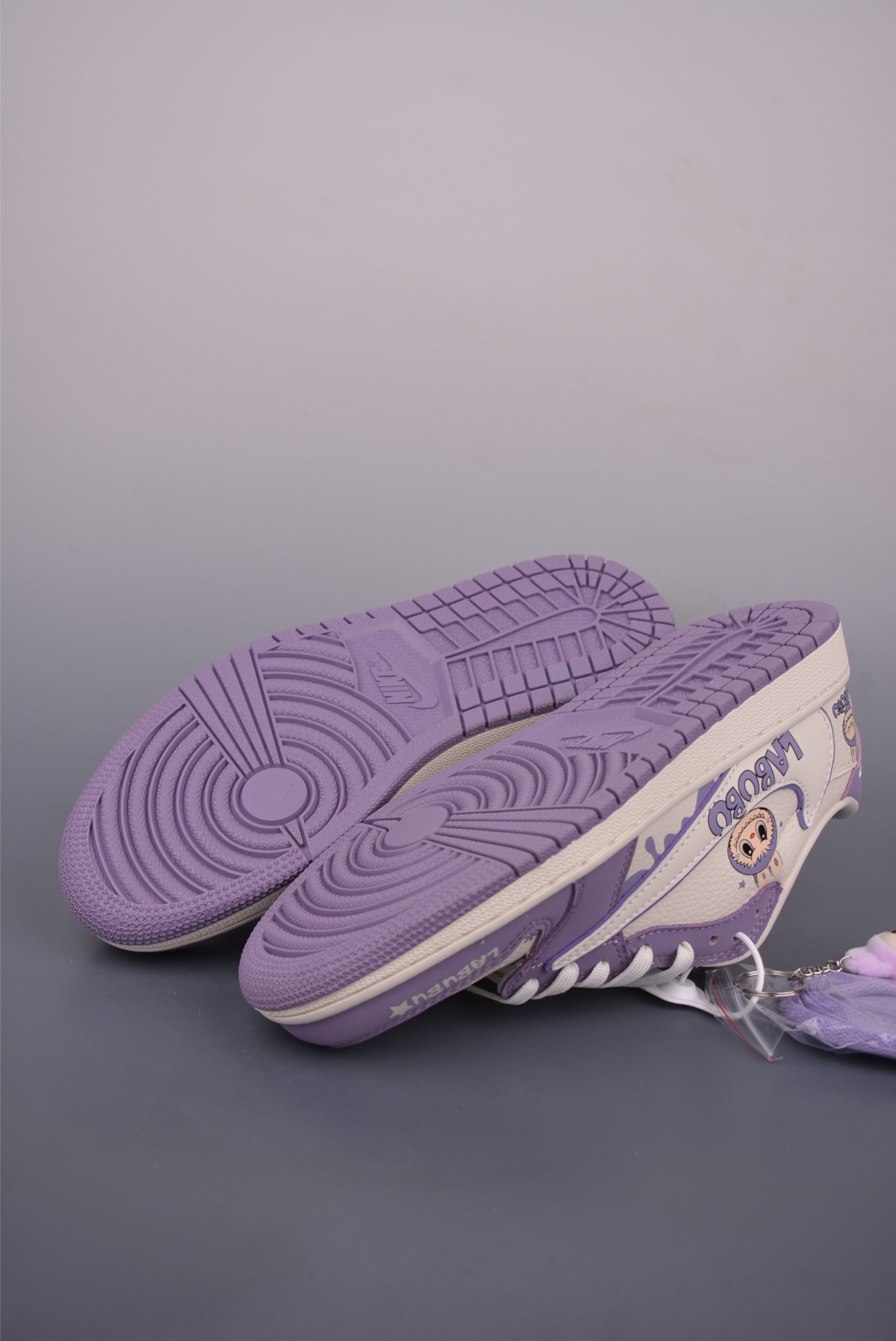 260 Fragment x Travis Scott x LUBUBU Air Jordan 1 Low 三方联名倒钩 XB1979-010