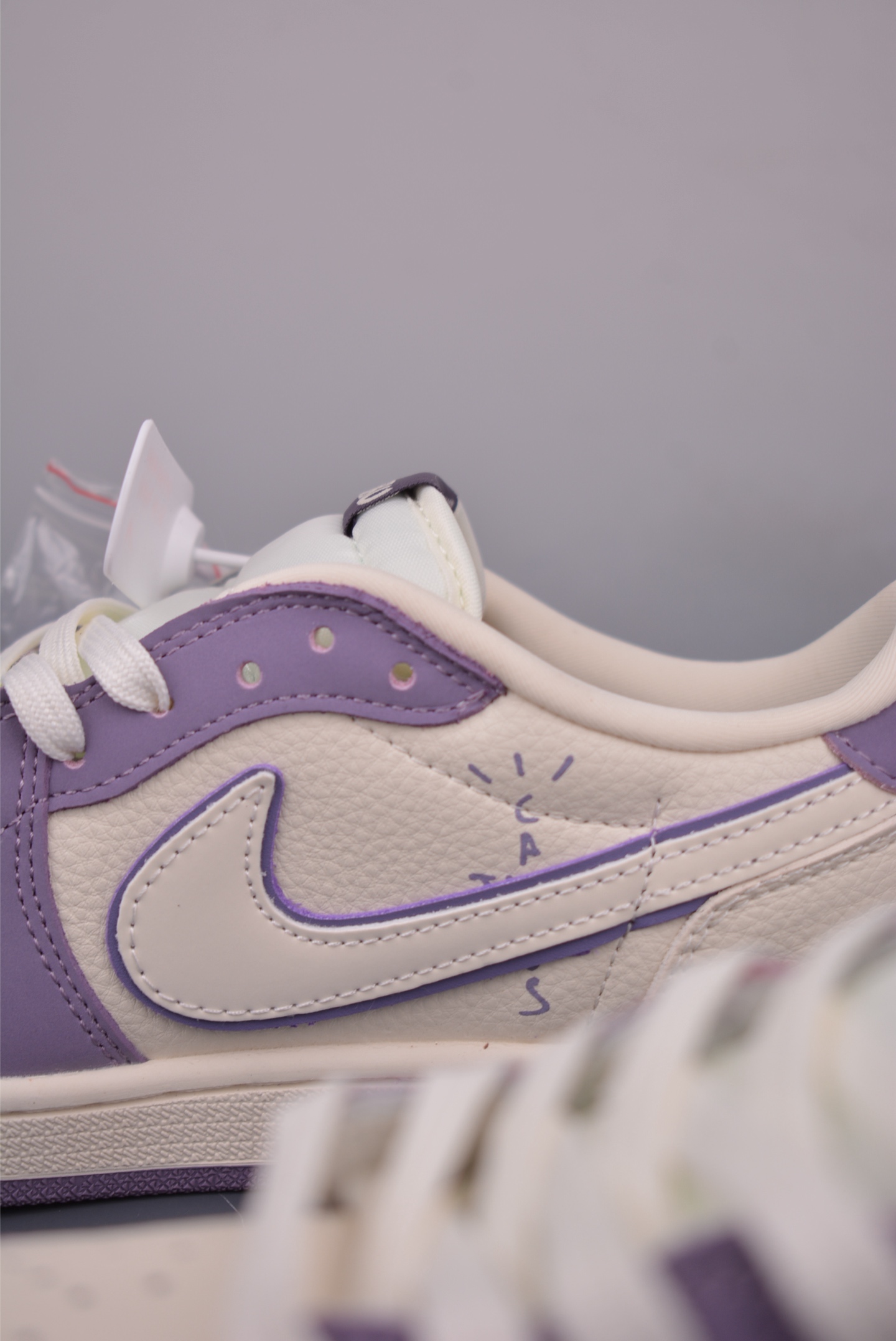 260 Fragment x Travis Scott x LUBUBU Air Jordan 1 Low 三方联名倒钩 XB1979-010