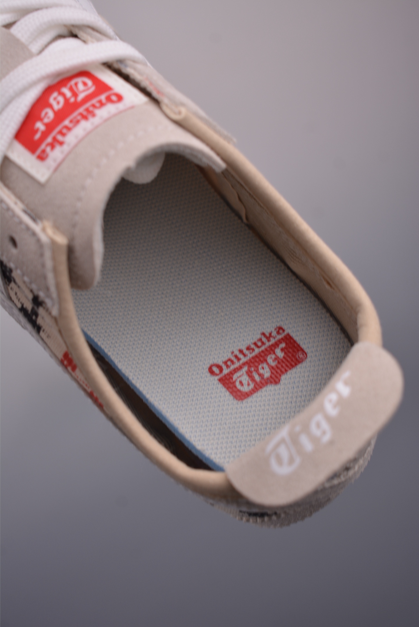 Onitsuka Tiger MEXICO 66 Cream Sneakers with Embroidered Aztec Pattern 10 i1751581768997 5524 0 8