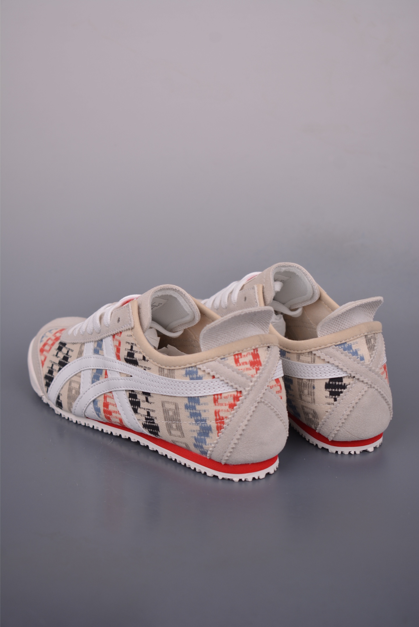 Onitsuka Tiger MEXICO 66 Cream Sneakers with Embroidered Aztec Pattern 3 i1751581772178 7901 0 1