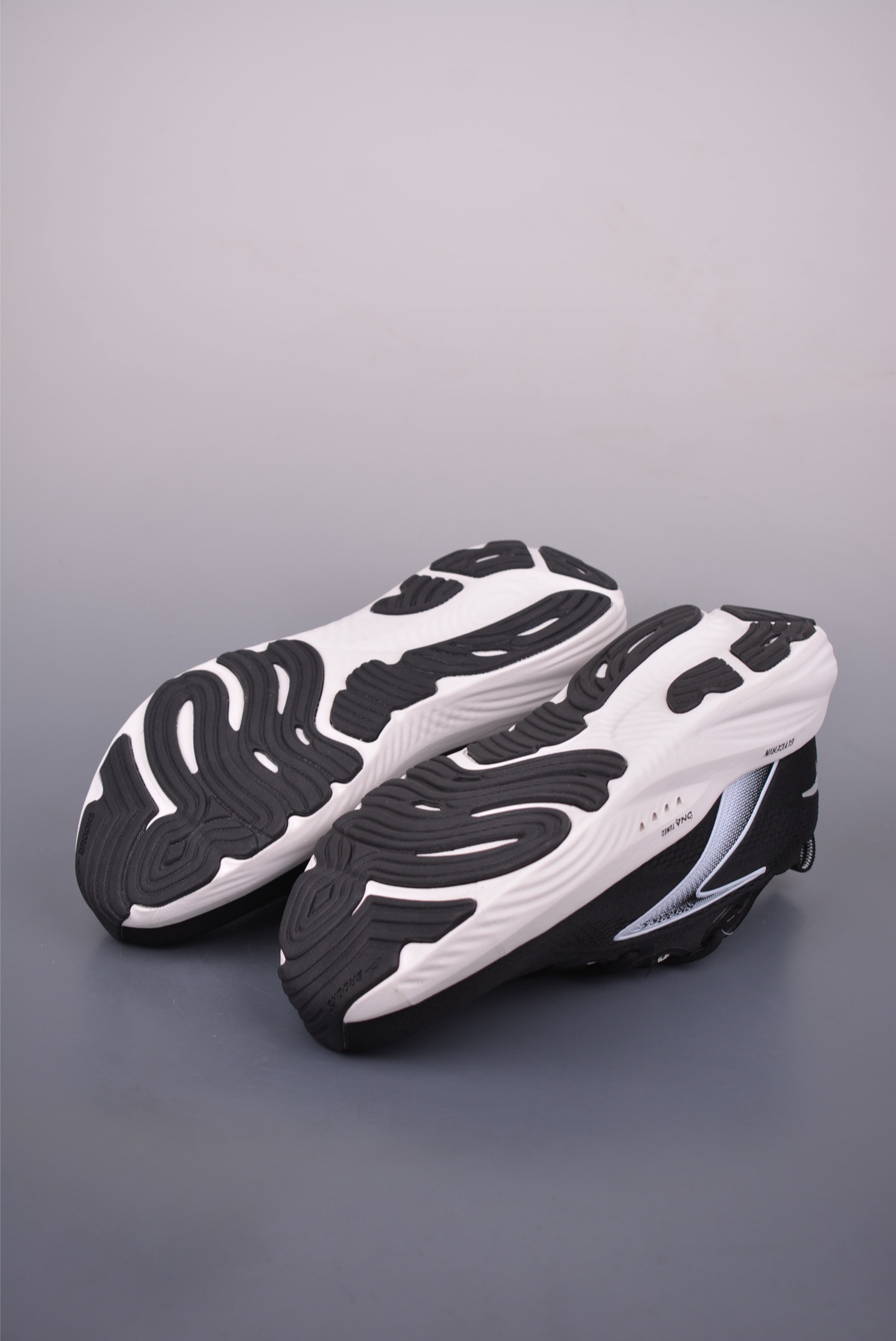 Brooks Glycerin 22: Ultra-Responsive, Lightweight Running Shoes for Ultimate Comfort 4 i1751582954529 9226 0 2