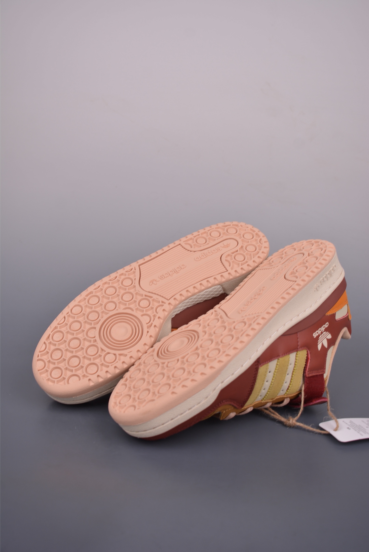 Adidas Forum Low CL Sneakers - Retro Style, Comfortable, and Versatile 4 i1751583027724 5011 0 2
