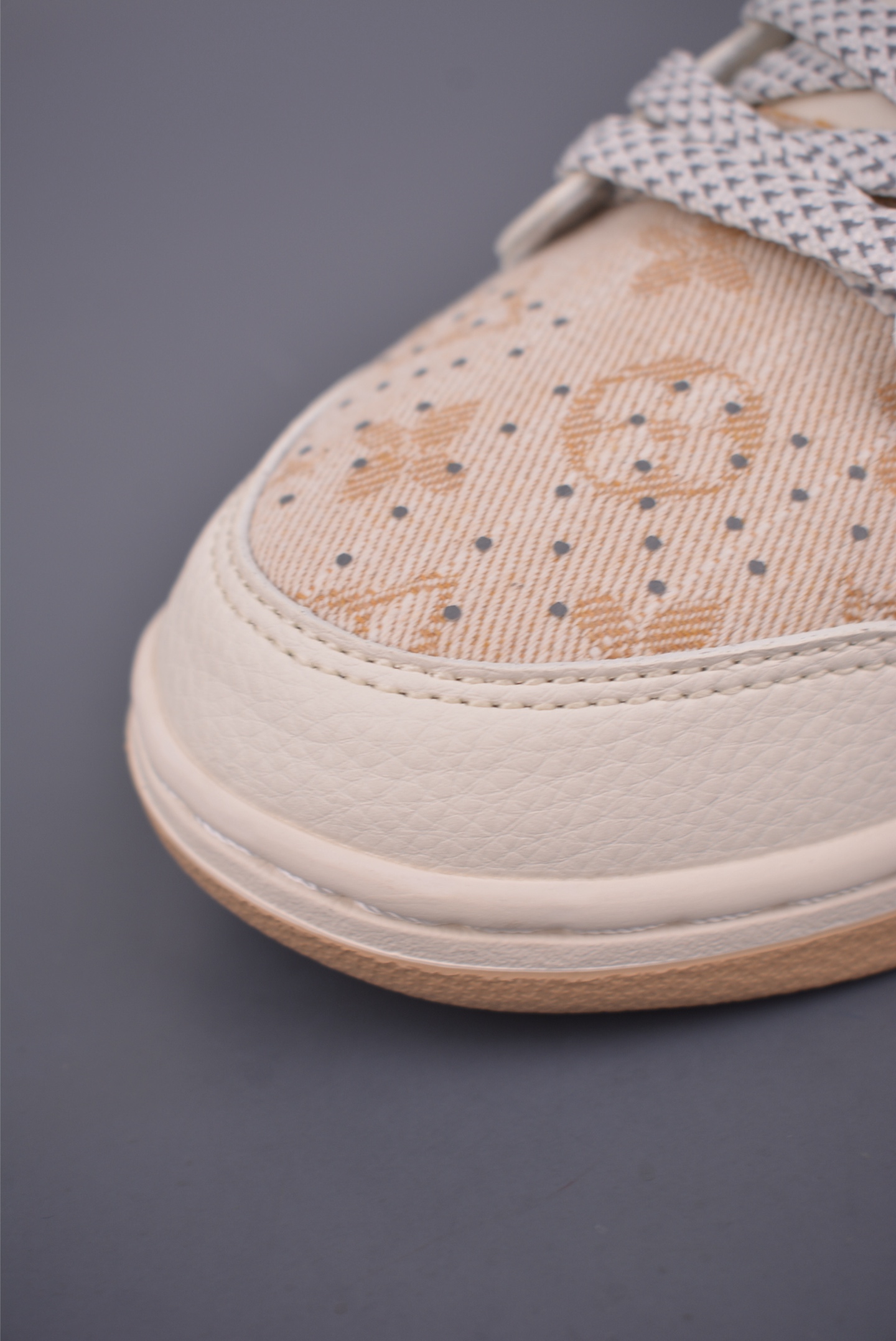 Nike SB Dunk Low Louis Vuitton Collaboration Premium Leather Sneakers 6 i1751583553296 1510 0 5