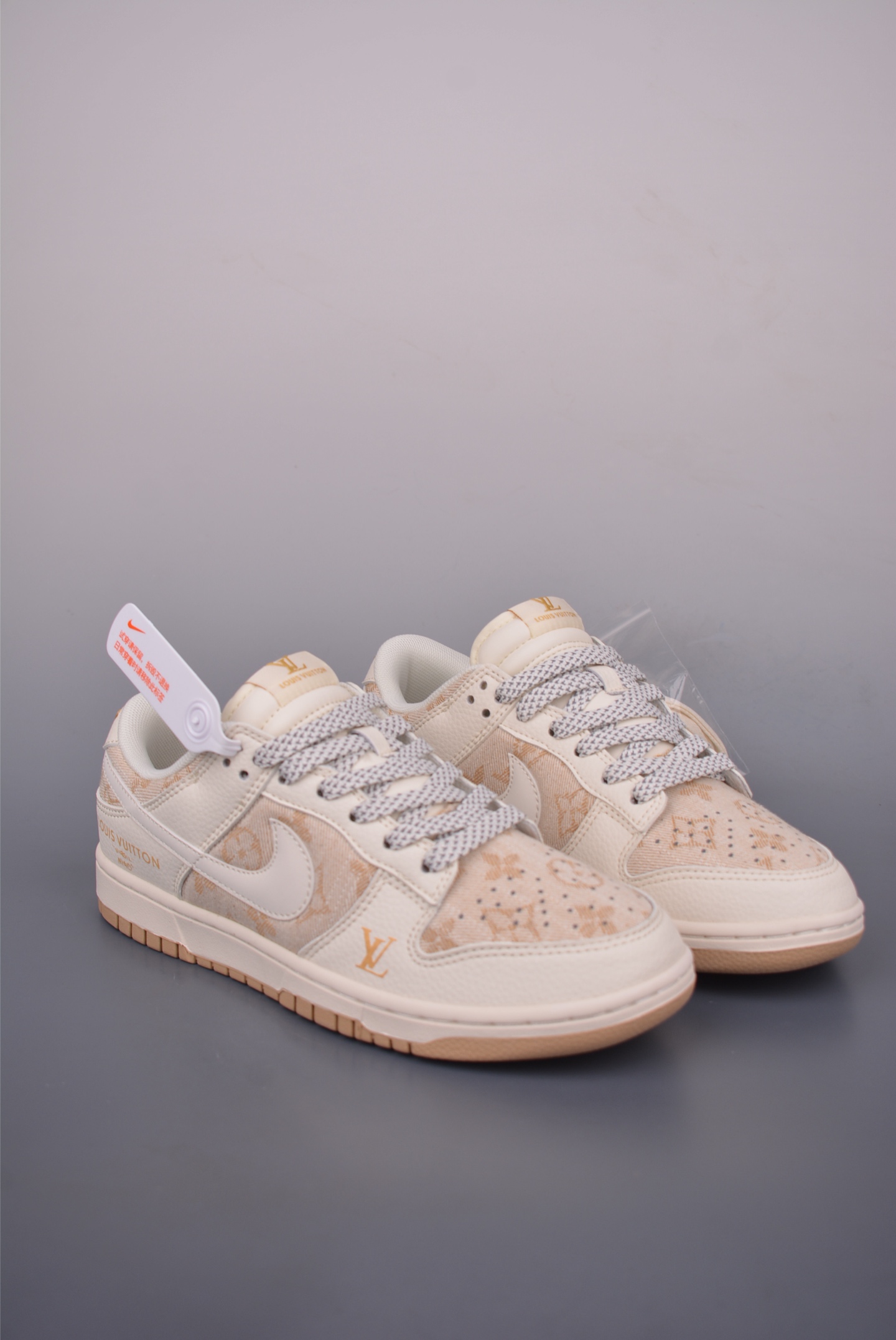 Nike SB Dunk Low Louis Vuitton Collaboration Premium Leather Sneakers 1 i1751583560022 3009 0 0