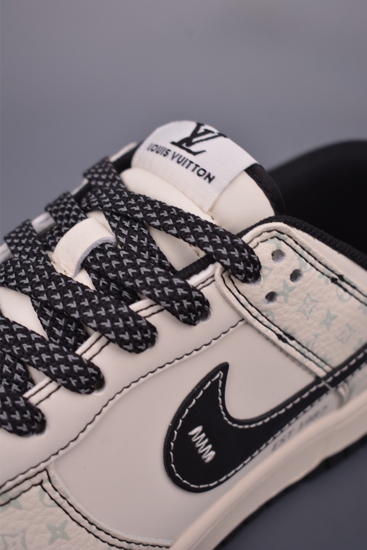 Nike SB Dunk Low Louis Vuitton Collab Premium Leather Sneakers 7 i1751583602745 8729 0 6