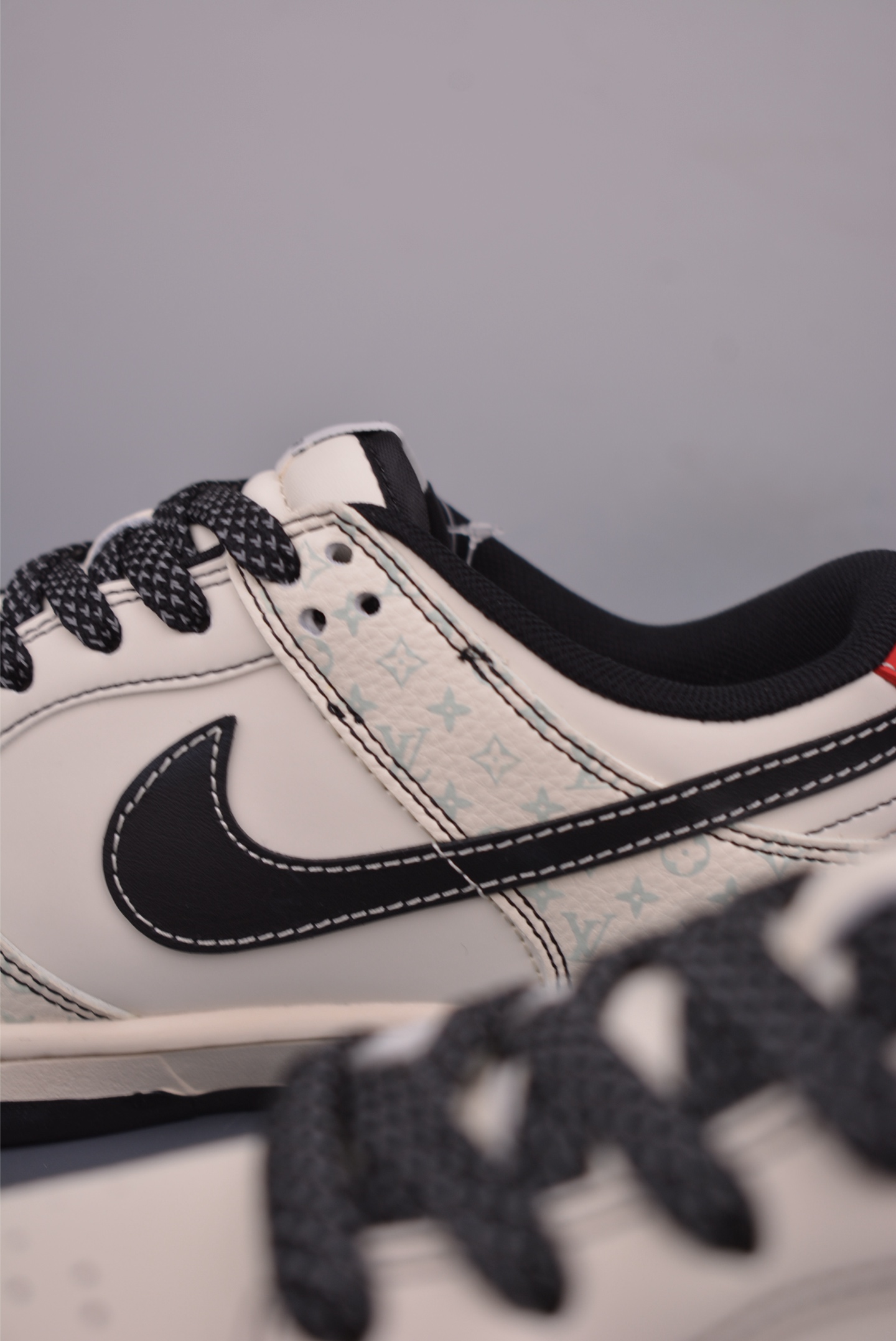 Nike SB Dunk Low Louis Vuitton Collab Premium Leather Sneakers 8 i1751583608981 6831 0 7