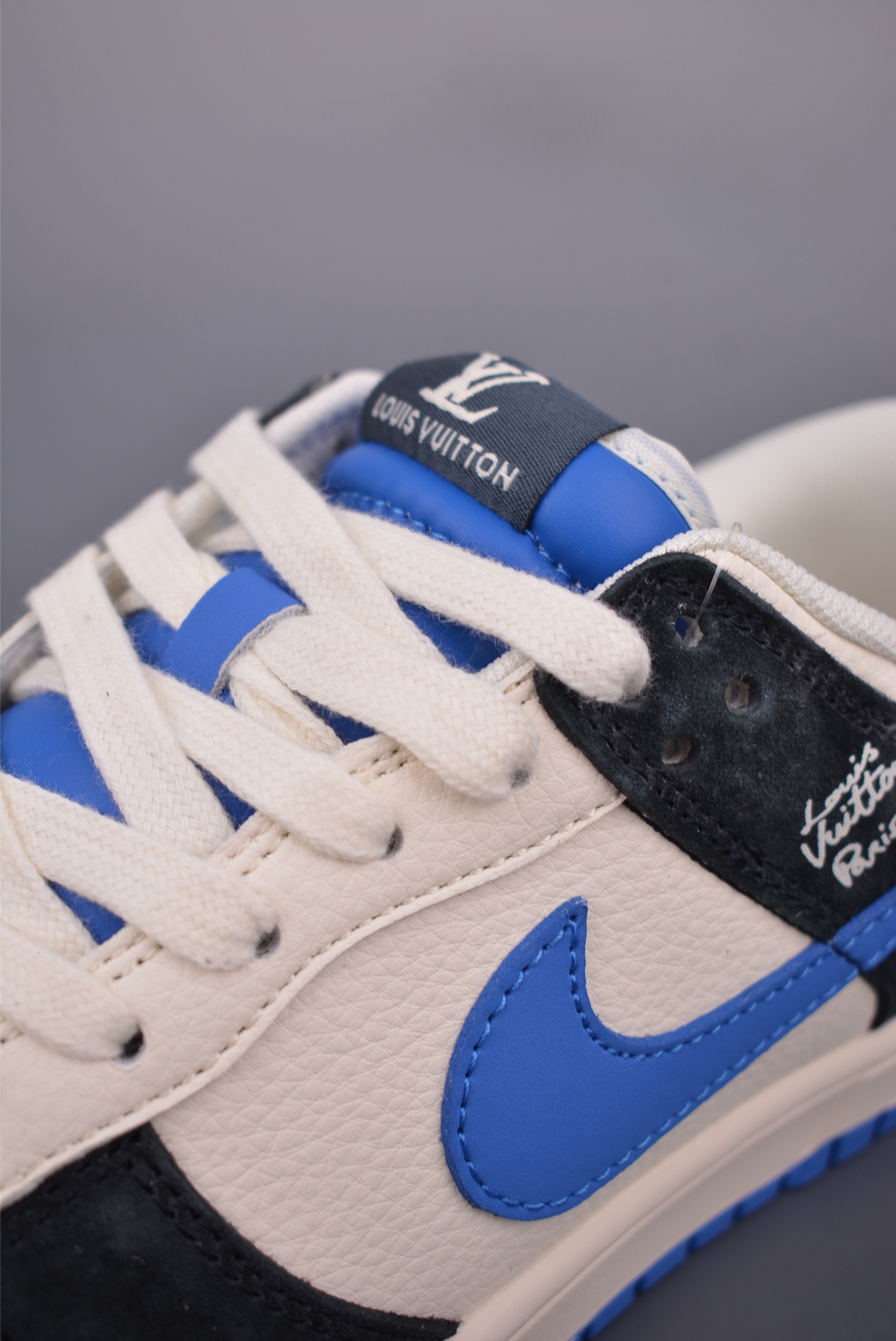 Nike SB Dunk Low Louis Vuitton Collaboration Premium Sneakers 8 i1751583655155 275 0 6