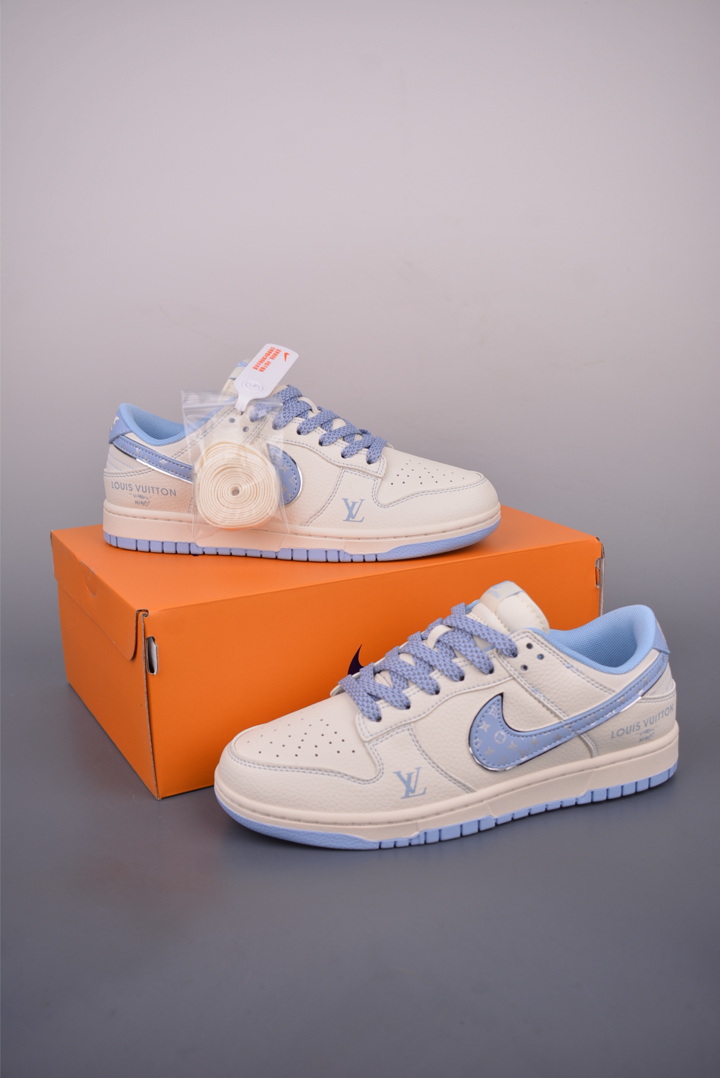 Nike SB Dunk Low Louis Vuitton Collab Premium Leather Sneakers 6 i1751583700119 7782 0 4