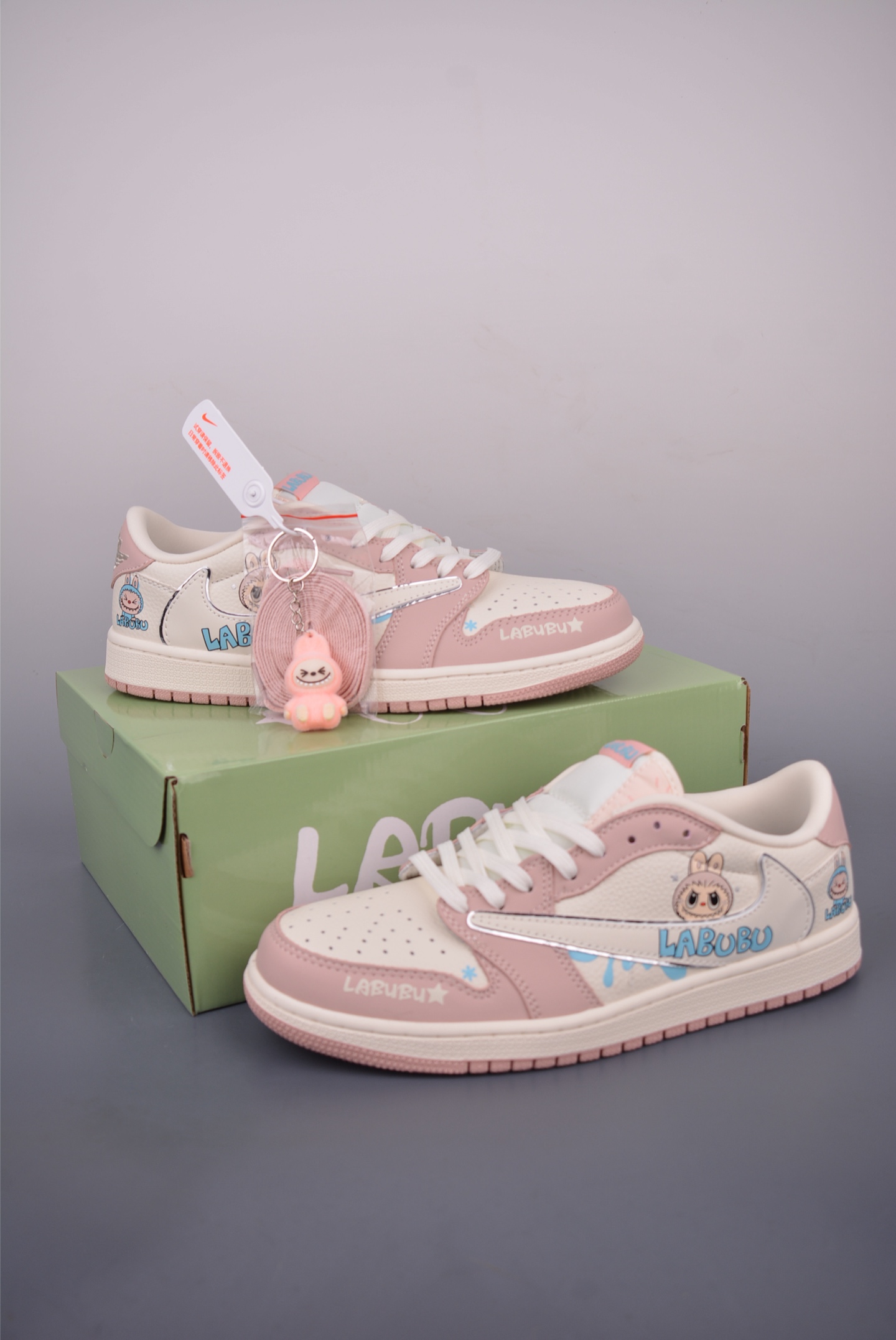 260 Fragment x Travis Scott x LUBUBU Air Jordan 1 Low 三方联名倒钩 XB1979-011-Chinese UA Cheap High Quatity Brand Clothes Bags handbags Sneakers wholesale wholesaler seller from China Factory suppliers Fashion Clothing Shoes best Quality Beautiful Price 260 Fragment x Travis Scott x LUBUBU Air Jordan 1 Low 三方联名倒钩 XB1979-011