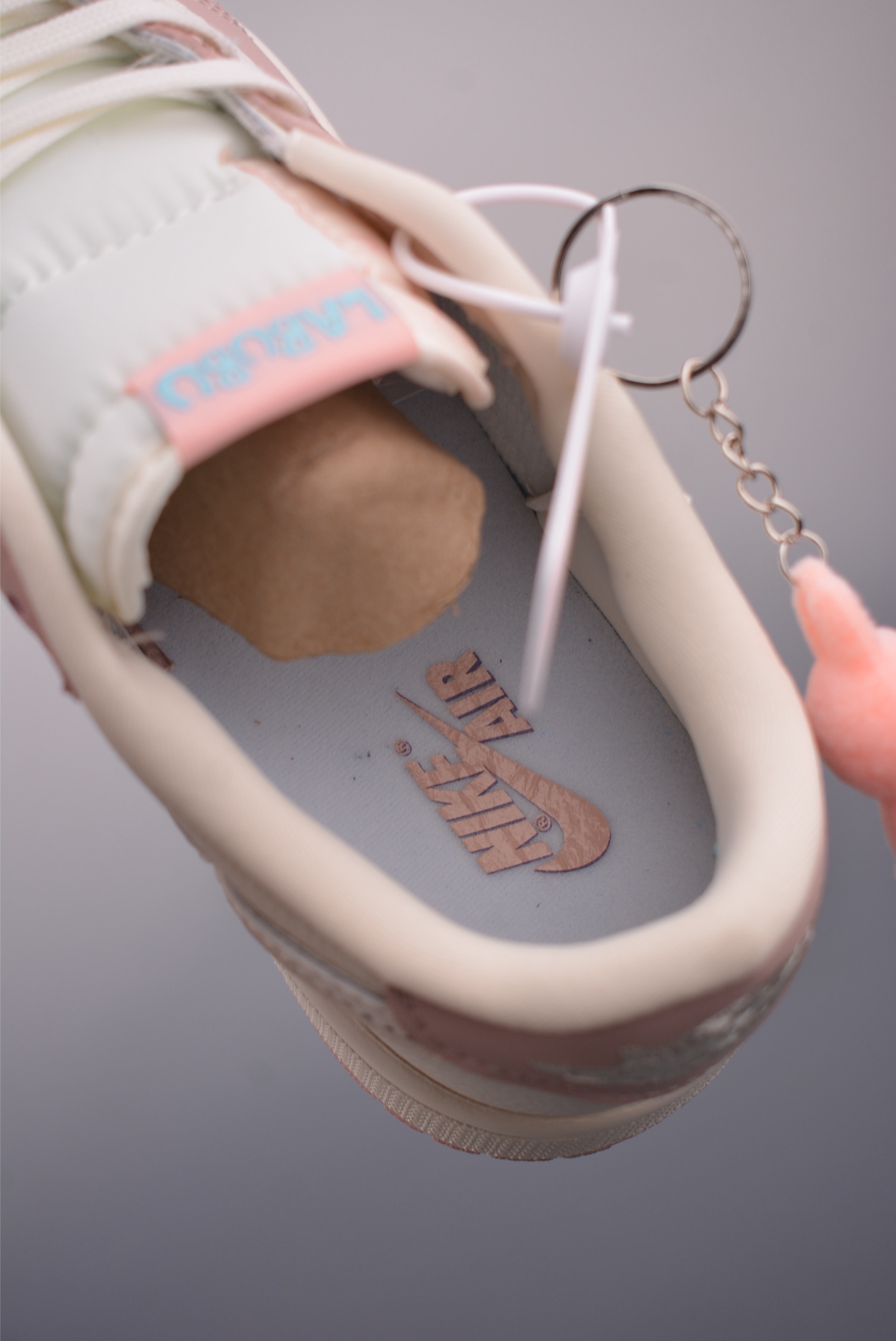 260 Fragment x Travis Scott x LUBUBU Air Jordan 1 Low 三方联名倒钩 XB1979-011-Chinese UA Cheap High Quatity Brand Clothes Bags handbags Sneakers wholesale wholesaler seller from China Factory suppliers Fashion Clothing Shoes best Quality Beautiful Price 260 Fragment x Travis Scott x LUBUBU Air Jordan 1 Low 三方联名倒钩 XB1979-011