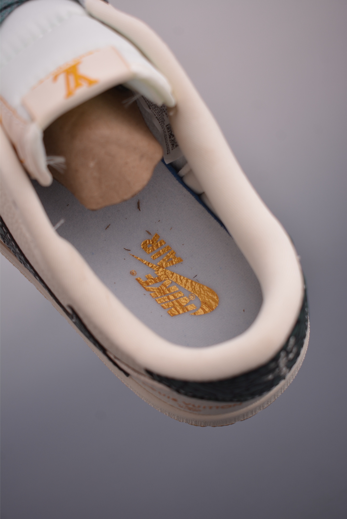 Louis Vuitton x Travis Scott Air Jordan 1 Low Collab Sneakers 10 i1751584006962 1511 0 8