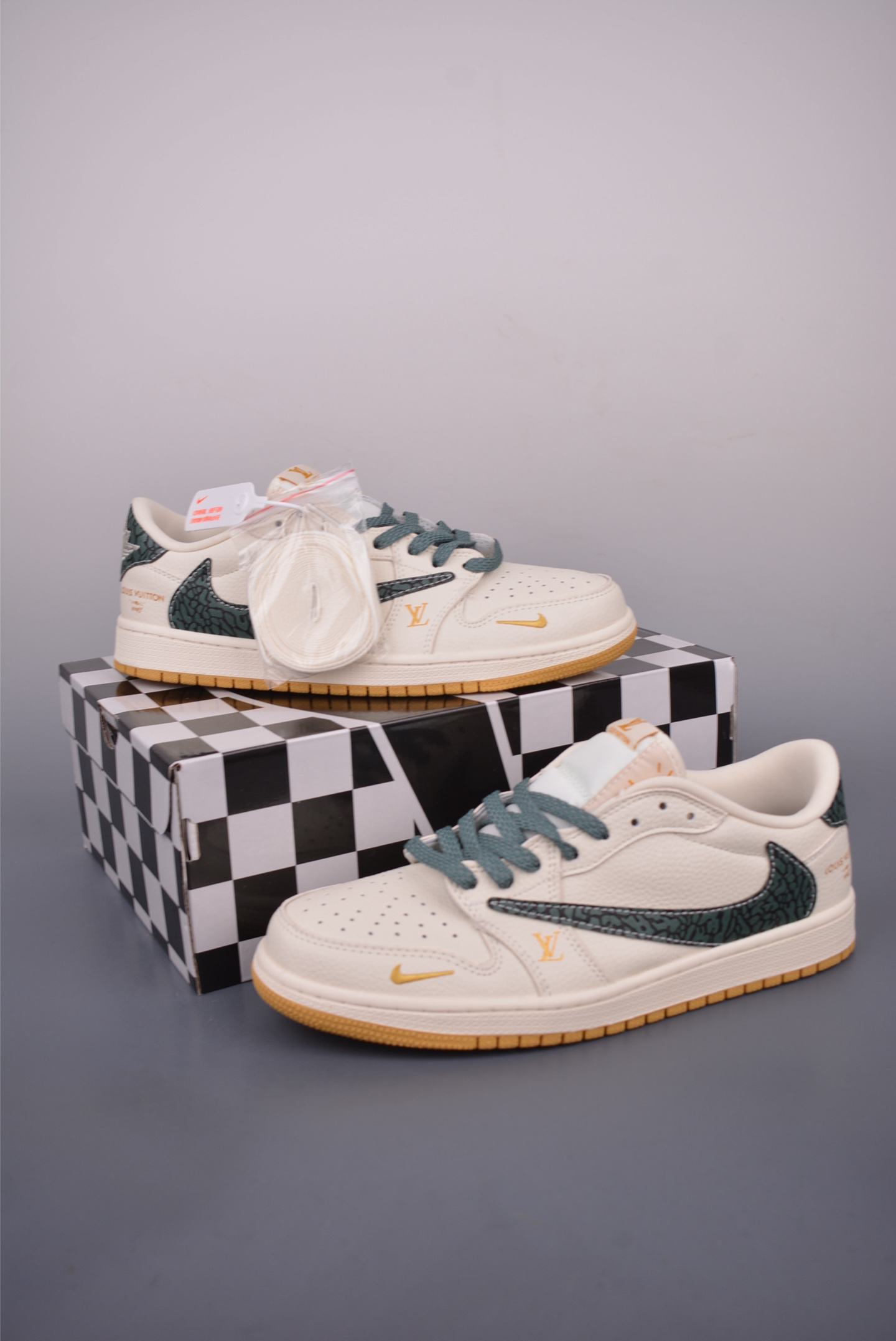 Louis Vuitton x Travis Scott Air Jordan 1 Low Collab Sneakers 6 i1751584006988 5829 0 4