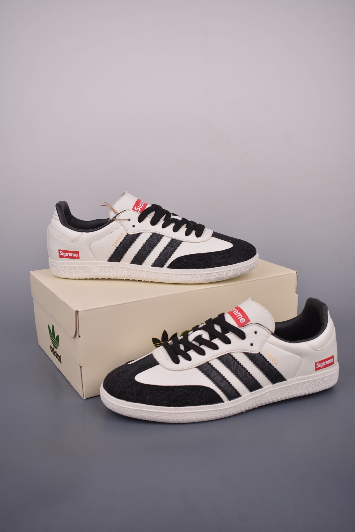 Adidas Samba OG DIY Sneakers - Retro Style with Supreme Collaboration 6 i1751584241178 6046 0 4