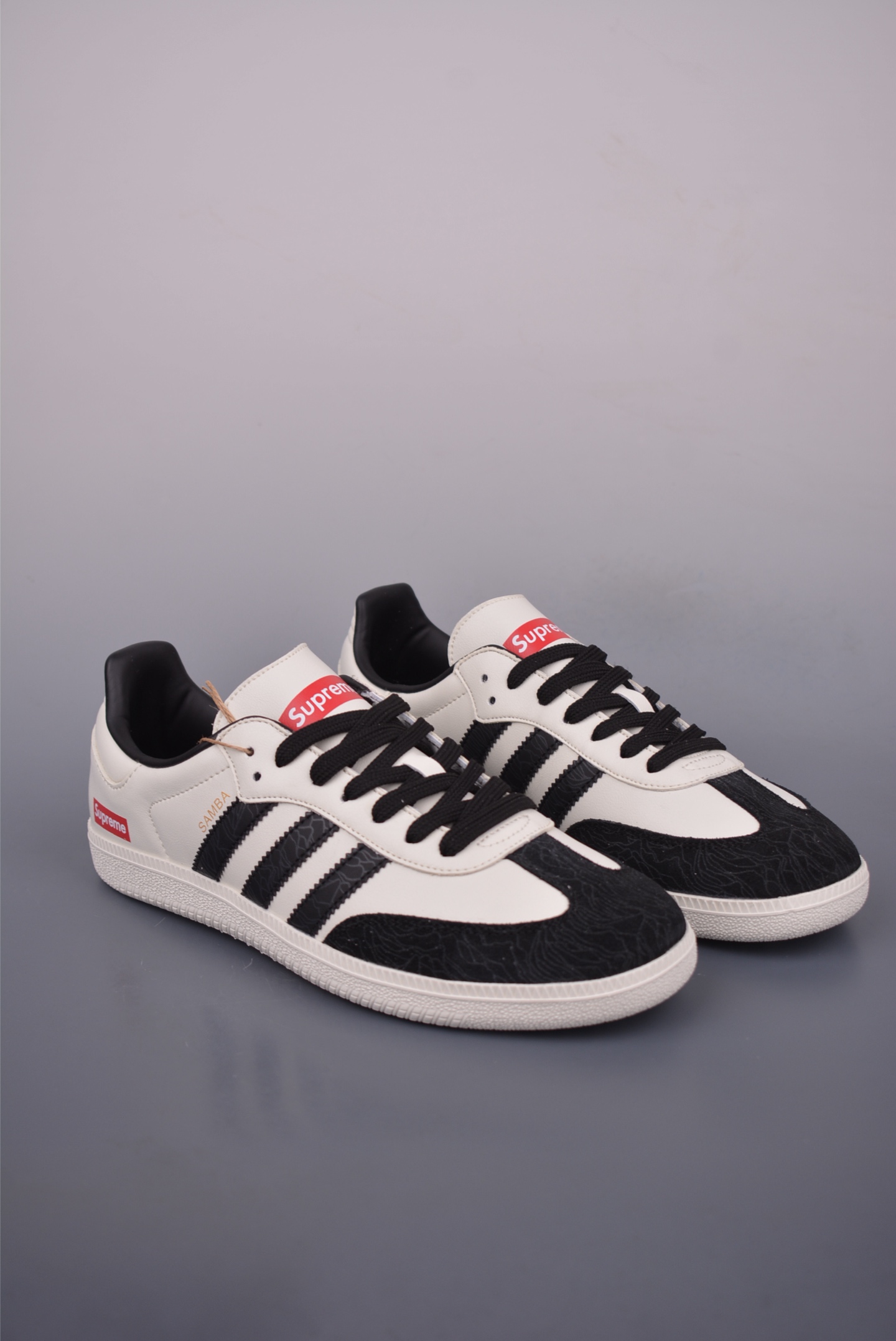 Adidas Samba OG DIY Sneakers - Retro Style with Supreme Collaboration 2 i1751584241243 7241 0 0