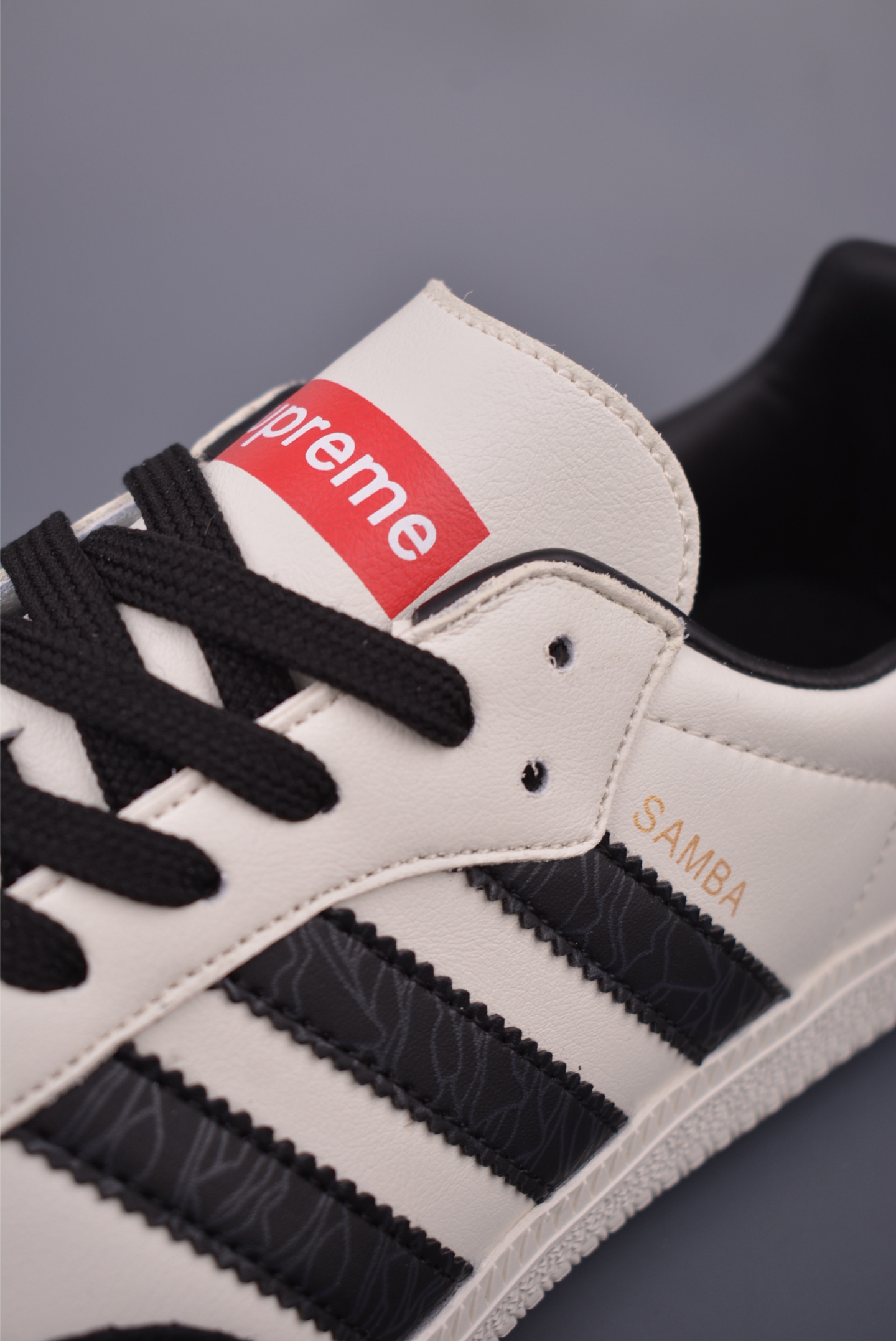 Adidas Samba OG DIY Sneakers - Retro Style with Supreme Collaboration 8 i1751584246734 6083 0 6