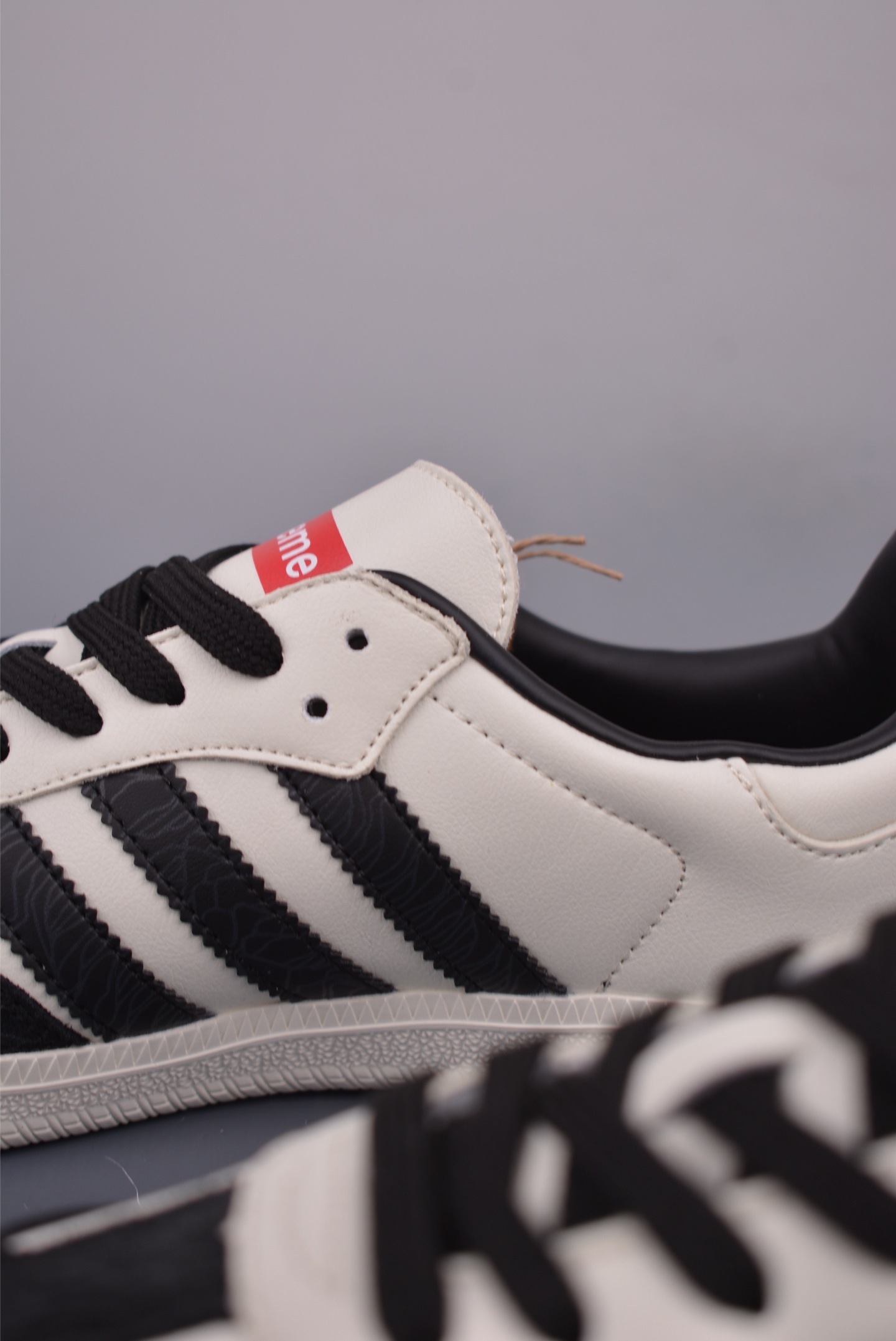 Adidas Samba OG DIY Sneakers - Retro Style with Supreme Collaboration 9 i1751584252890 6138 0 7